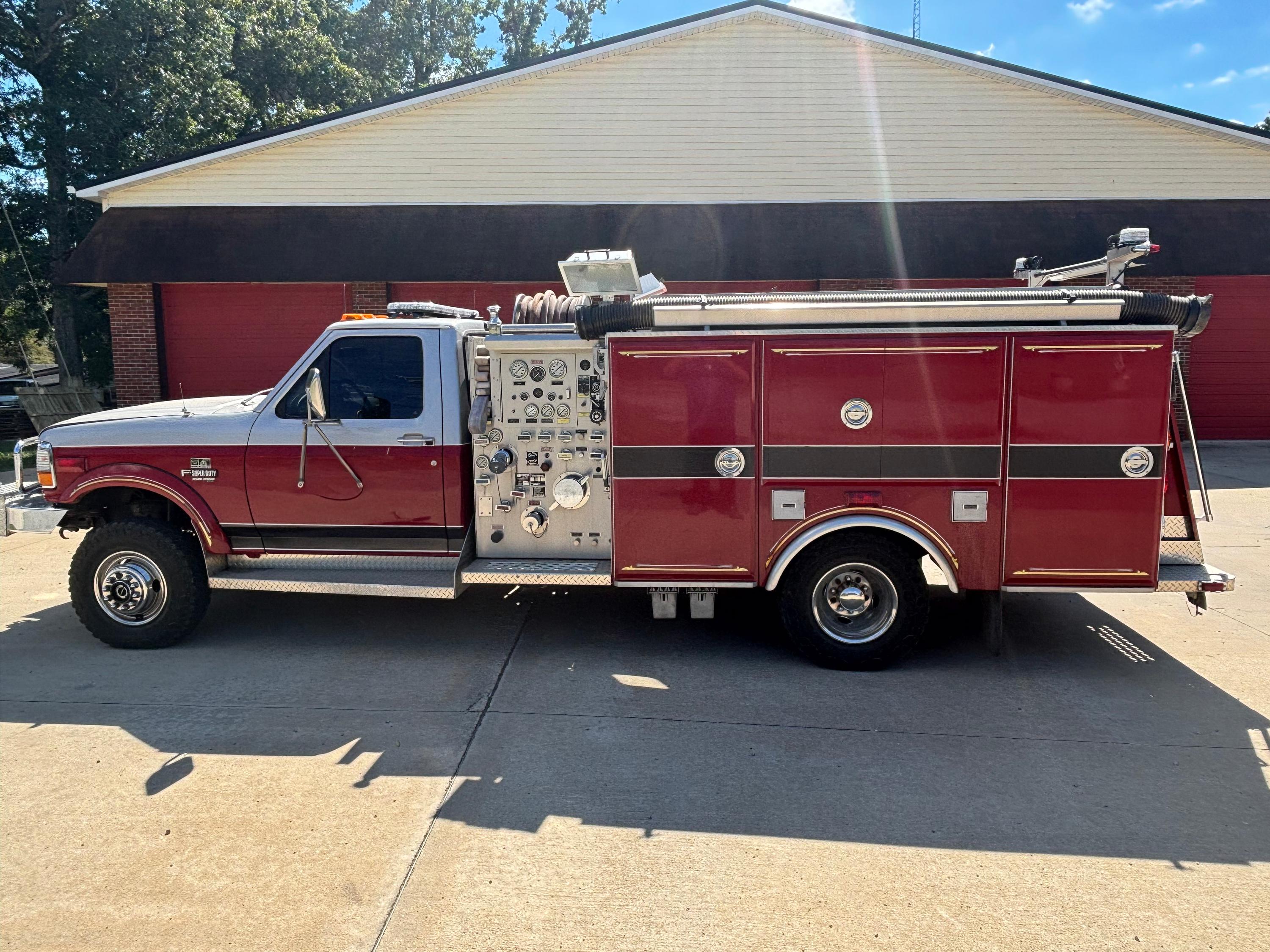 1997 Custom Fire Ford 4x4 Mini Pumper - image 6