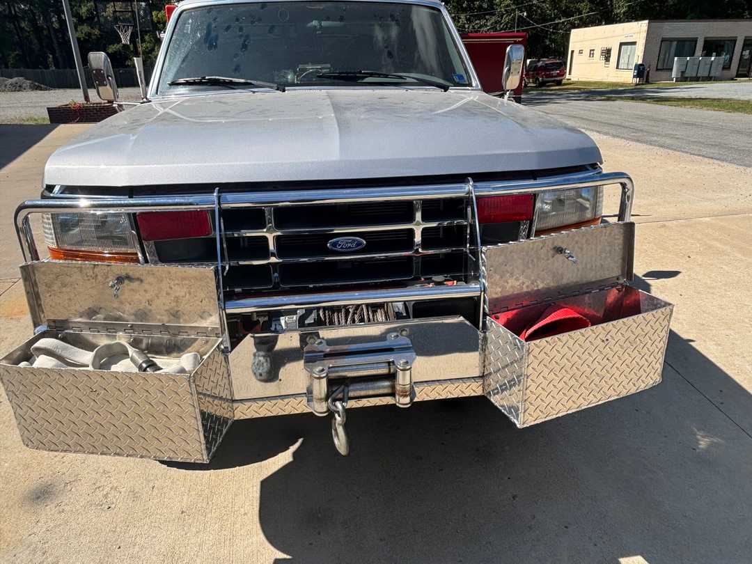1997 Custom Fire Ford 4x4 Mini Pumper