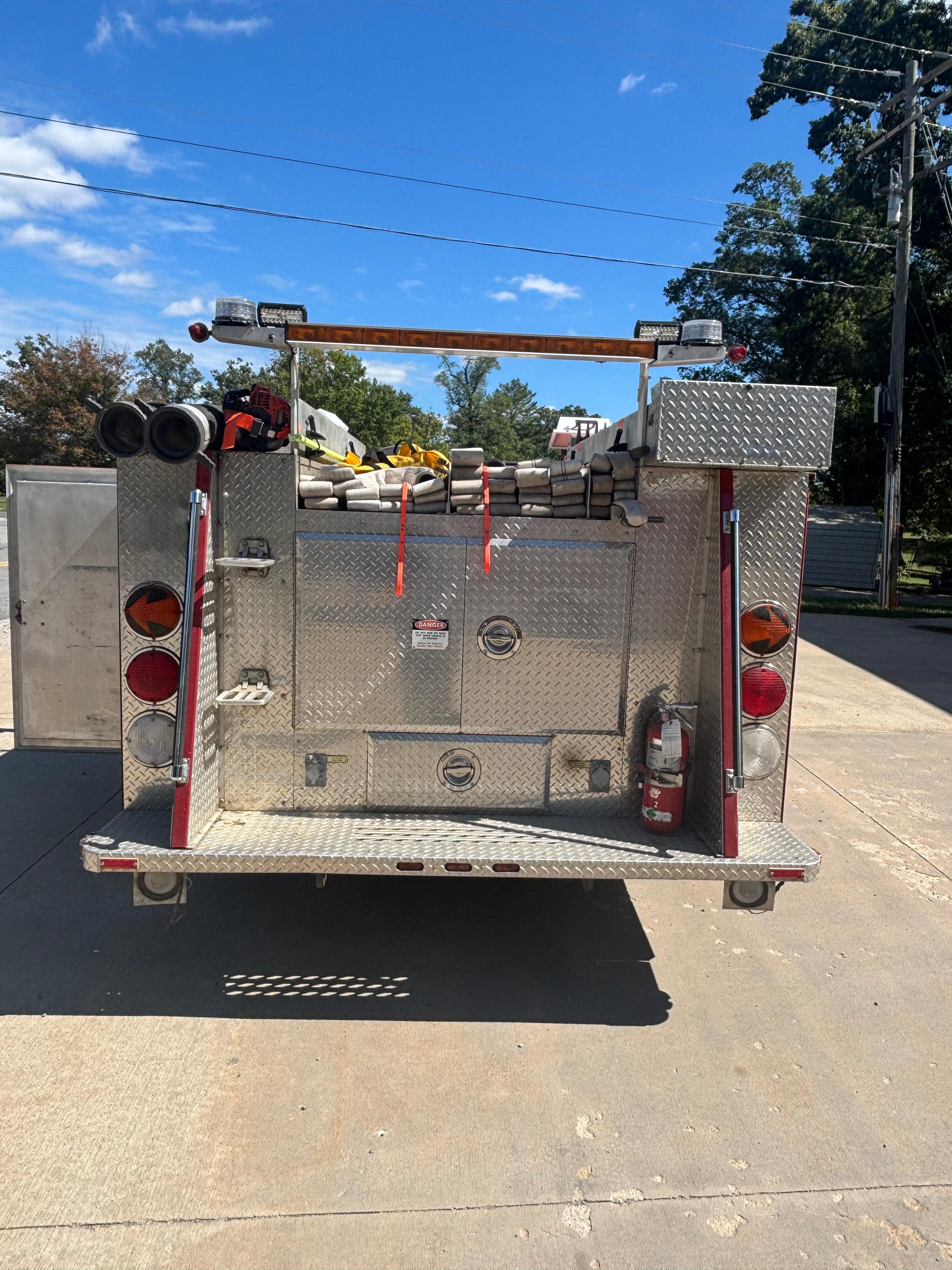 1997 Custom Fire Ford 4x4 Mini Pumper - image 7