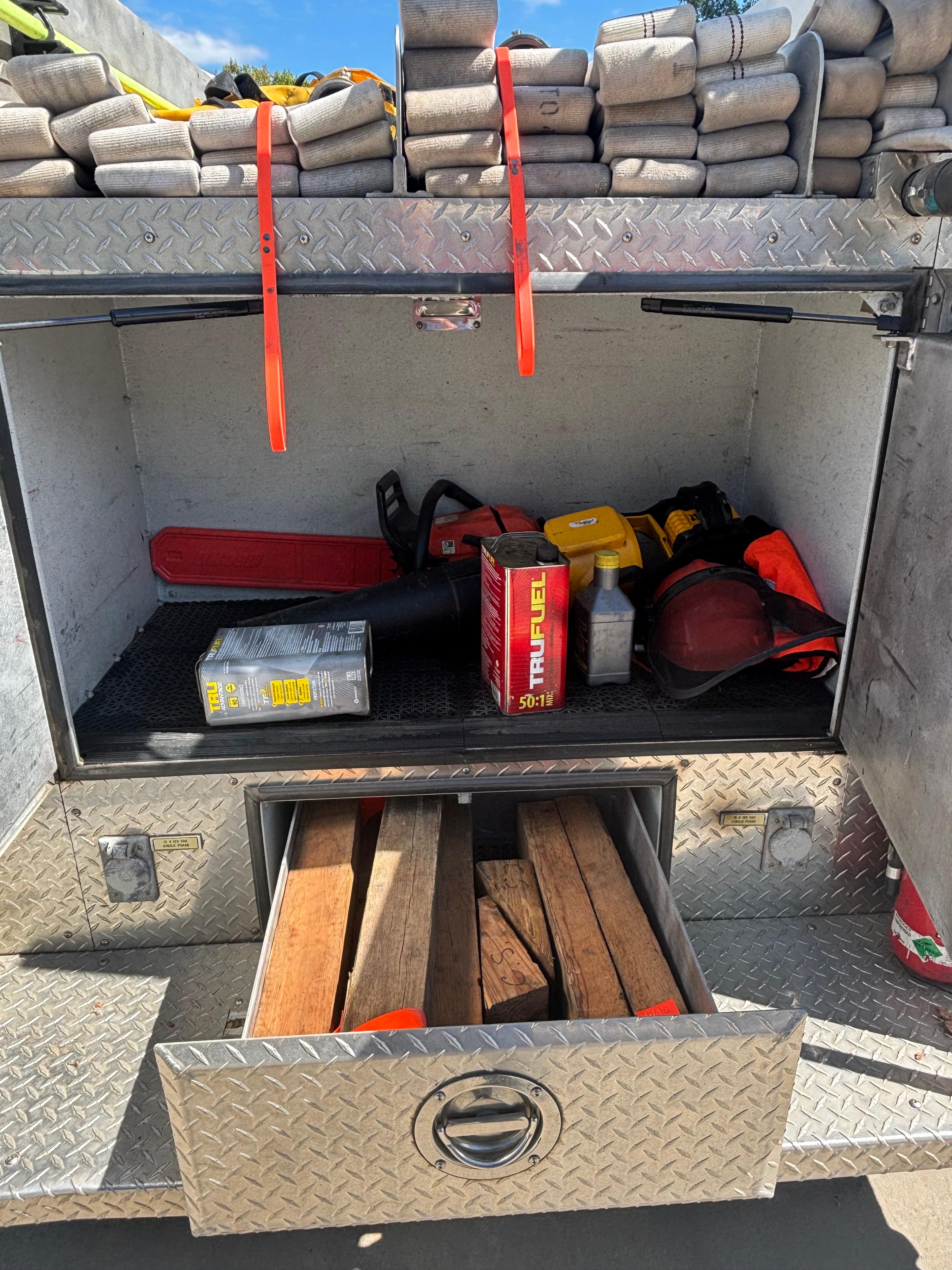 1997 Custom Fire Ford 4x4 Mini Pumper - image 10