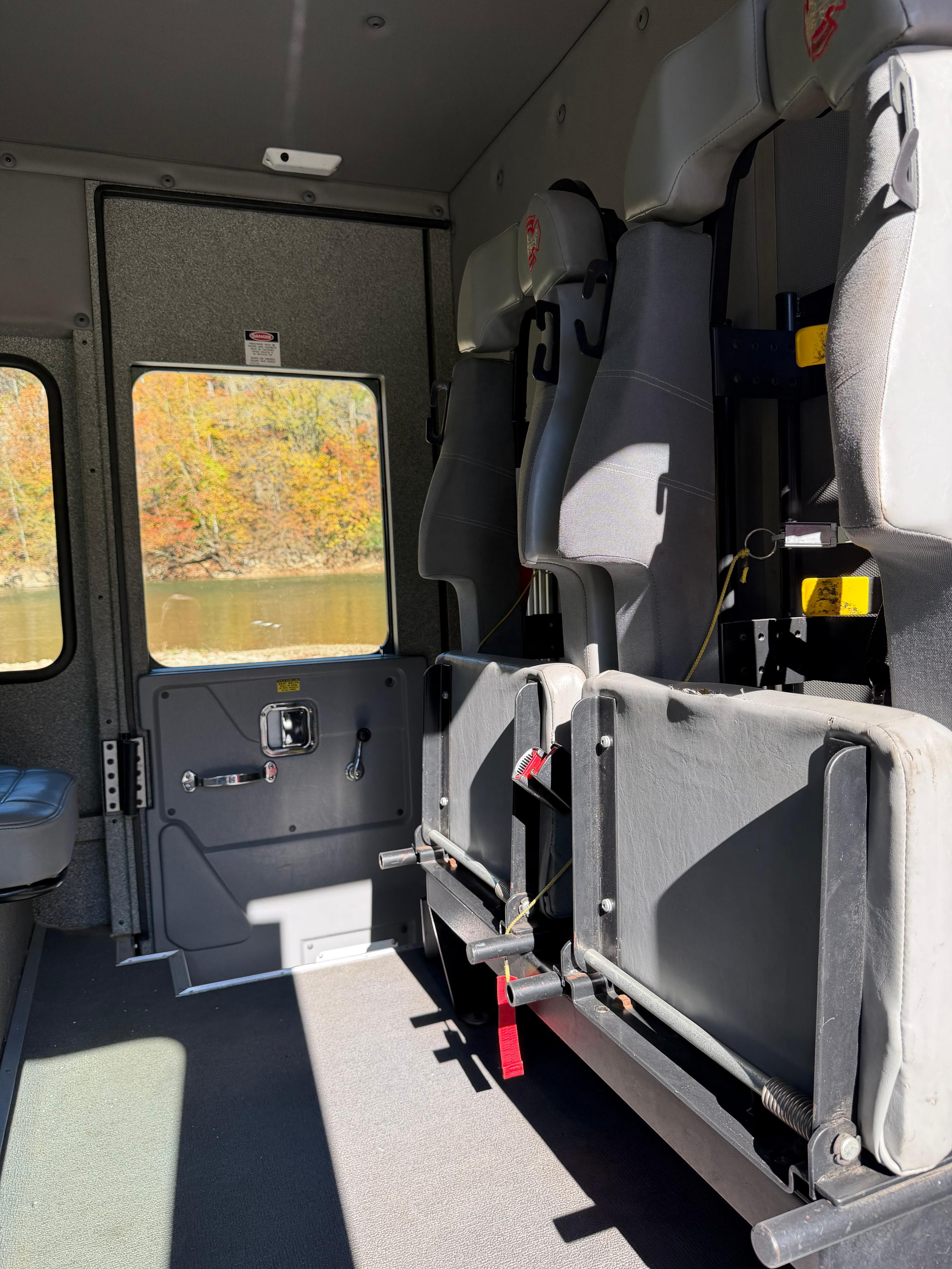 2006 Summit HME Heavy Rescue - image 17