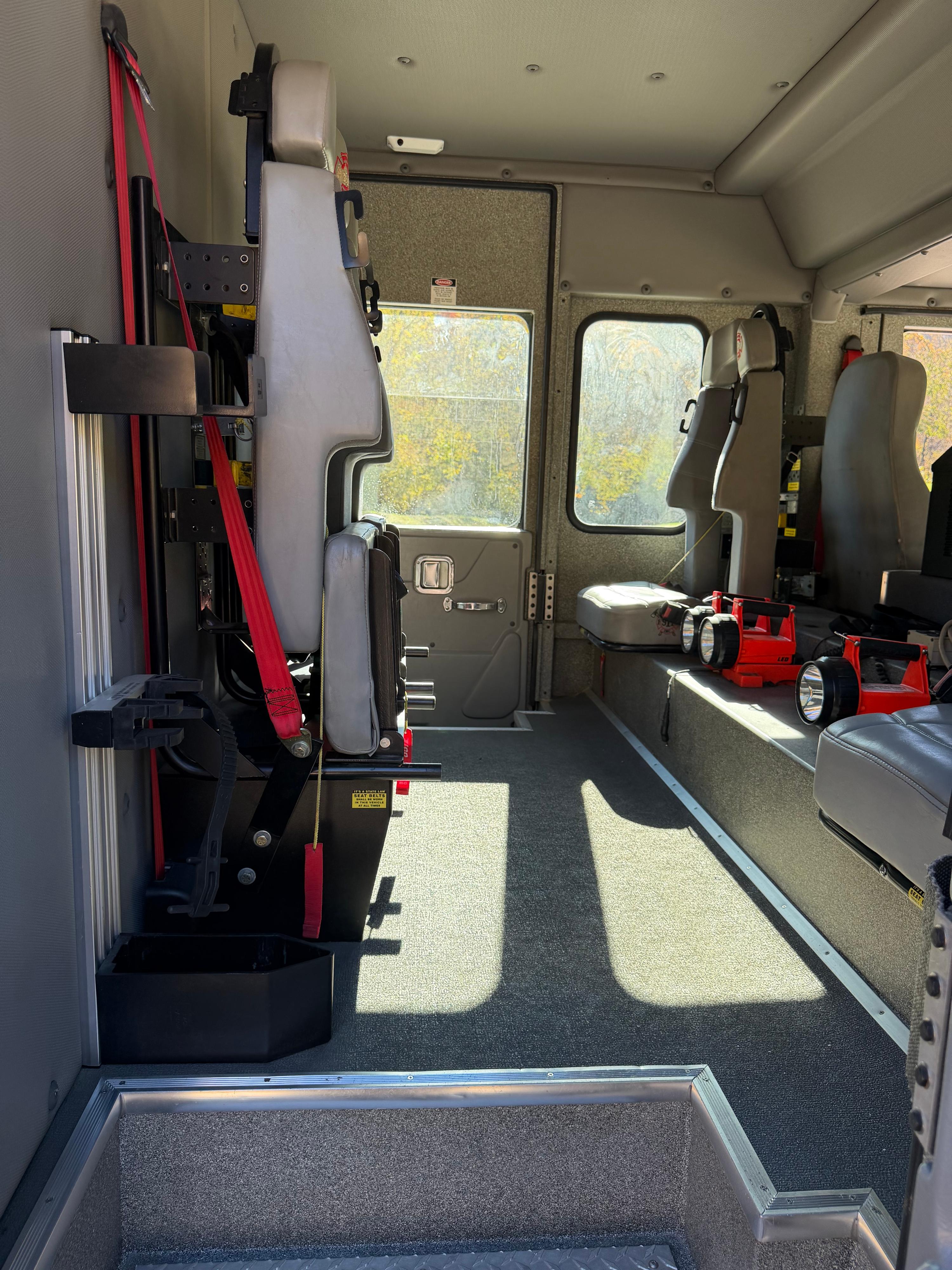 2006 Summit HME Heavy Rescue - image 19