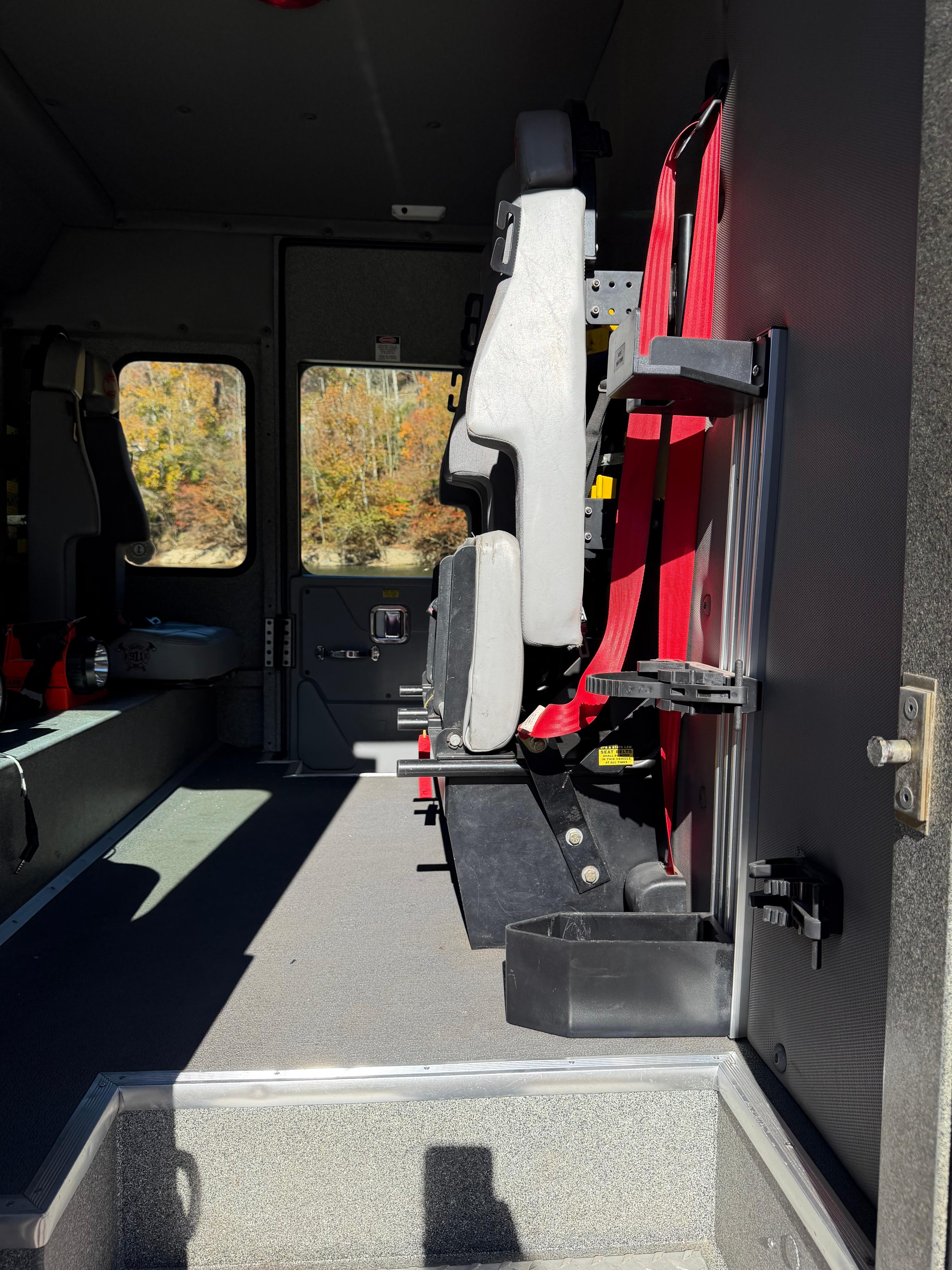 2006 Summit HME Heavy Rescue - image 15