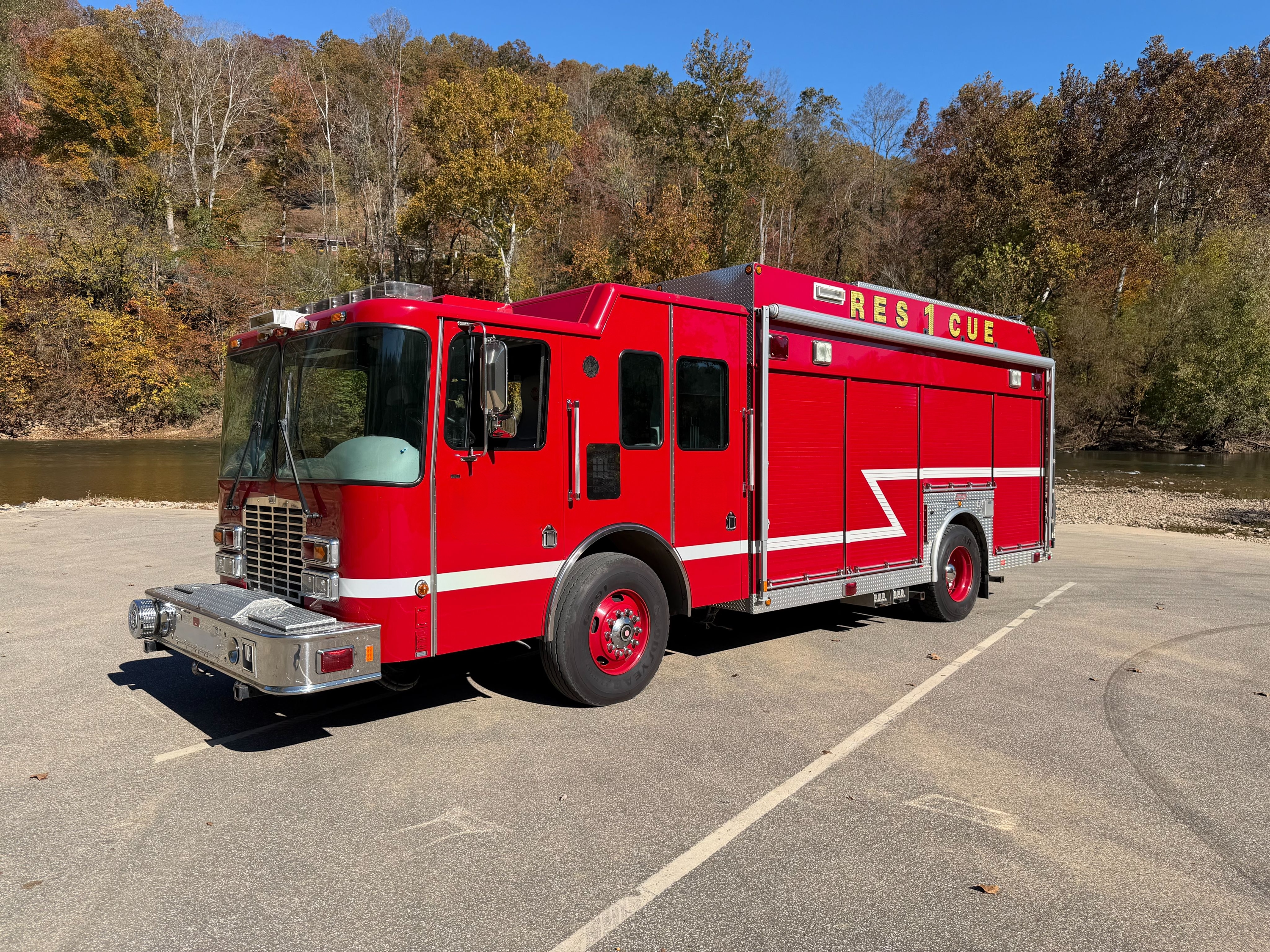 2006 Summit HME Heavy Rescue - image 1