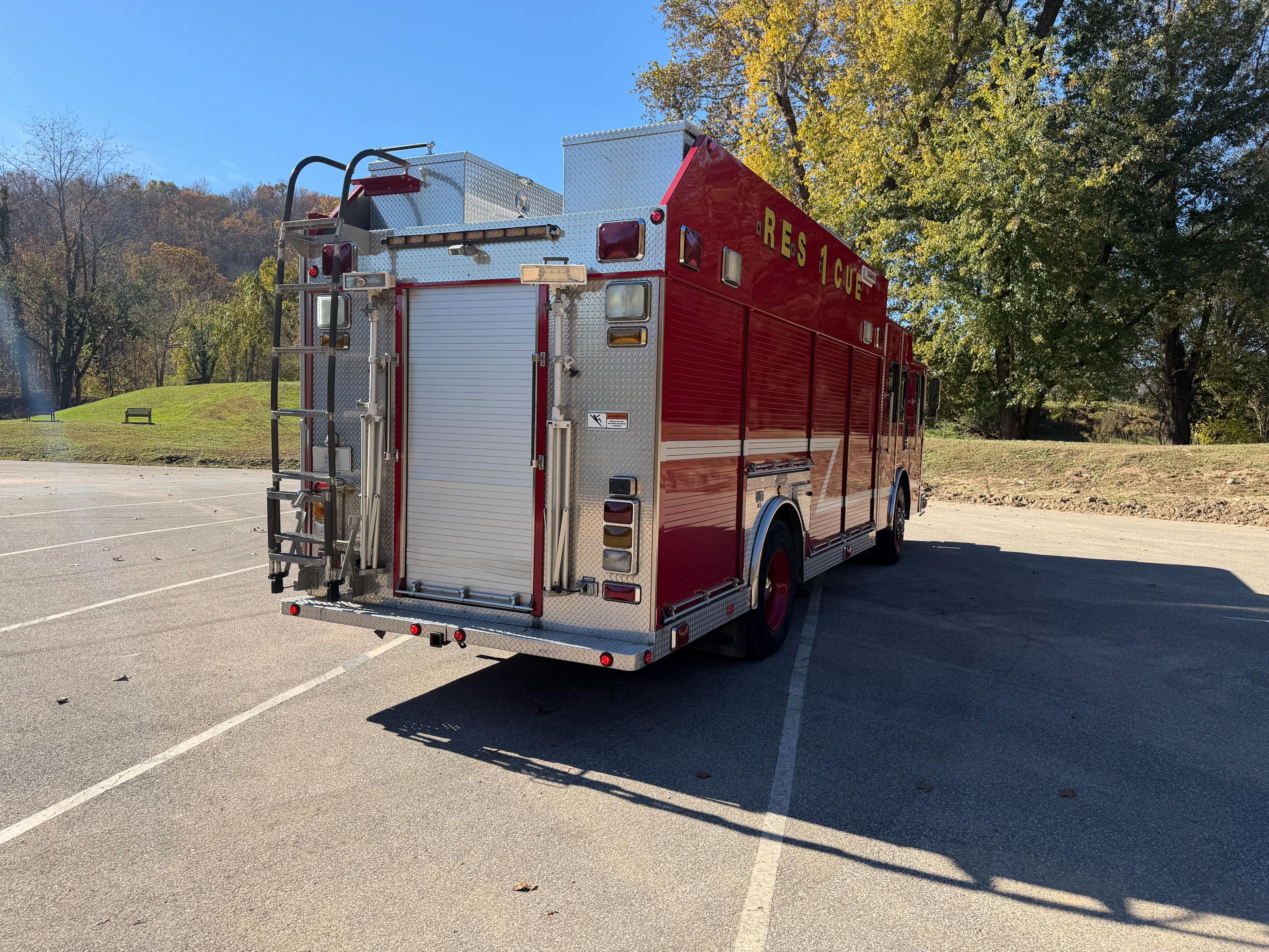 2006 Summit HME Heavy Rescue - image 8