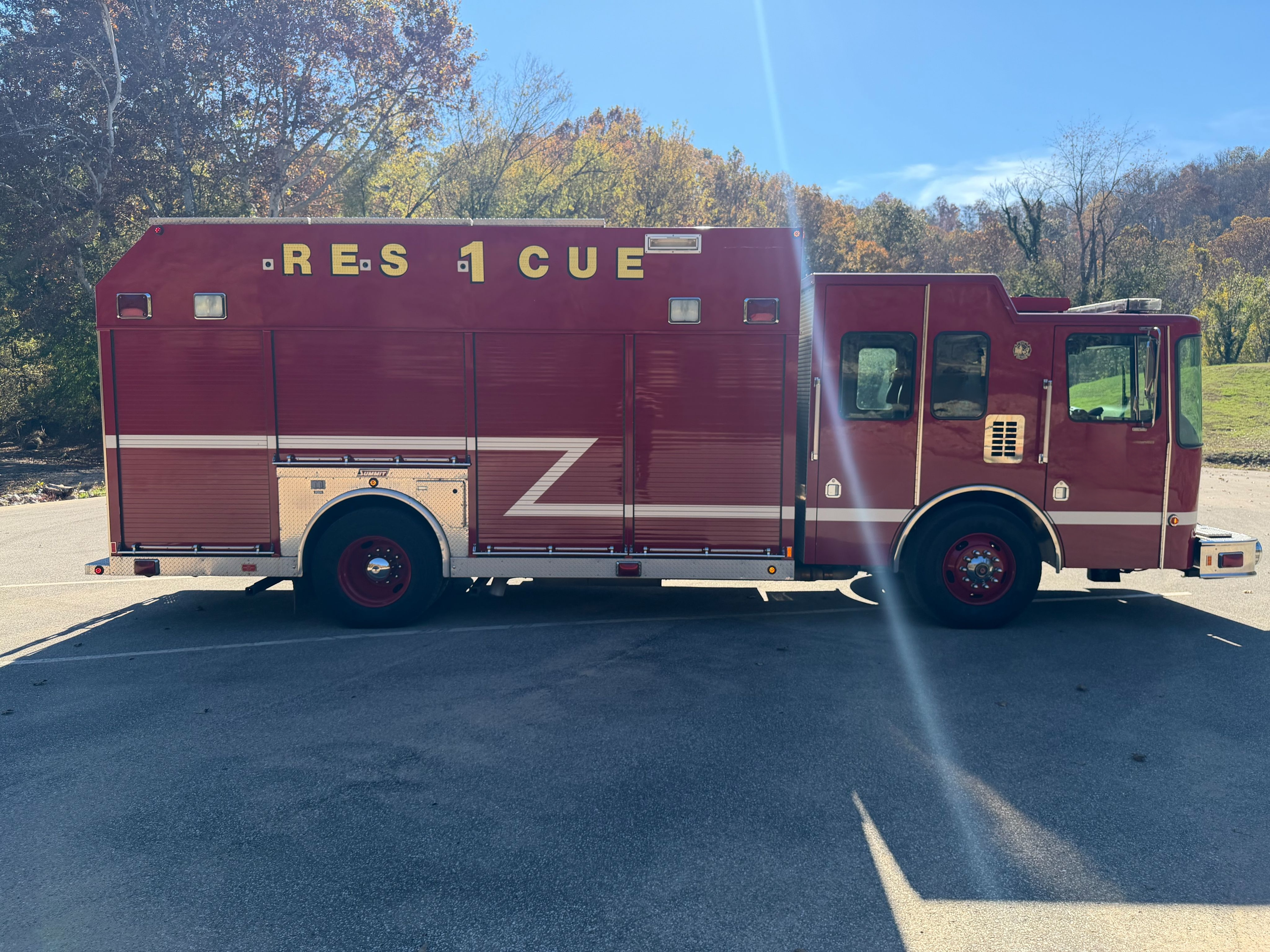 2006 Summit HME Heavy Rescue - image 5