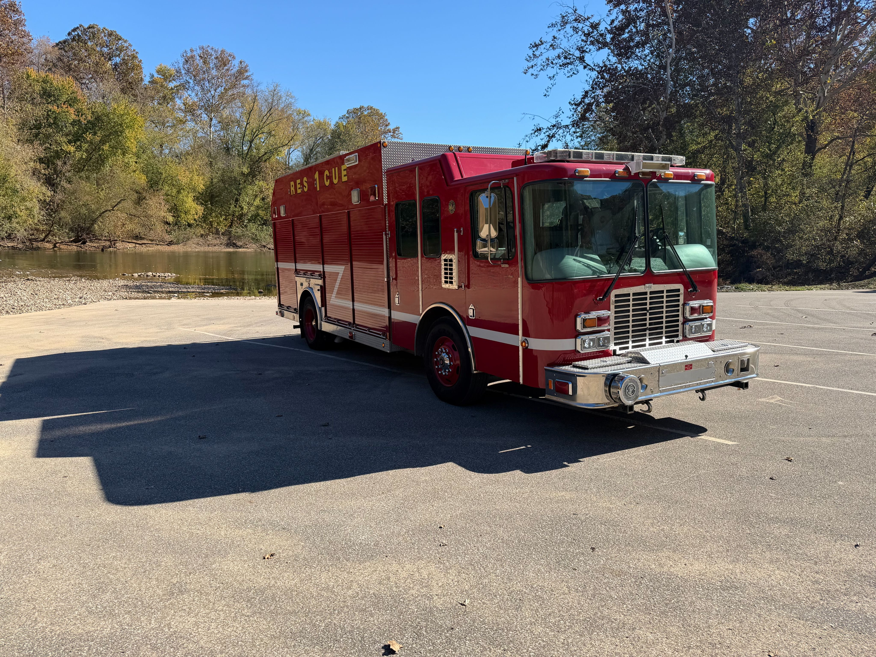 2006 Summit HME Heavy Rescue - image 2