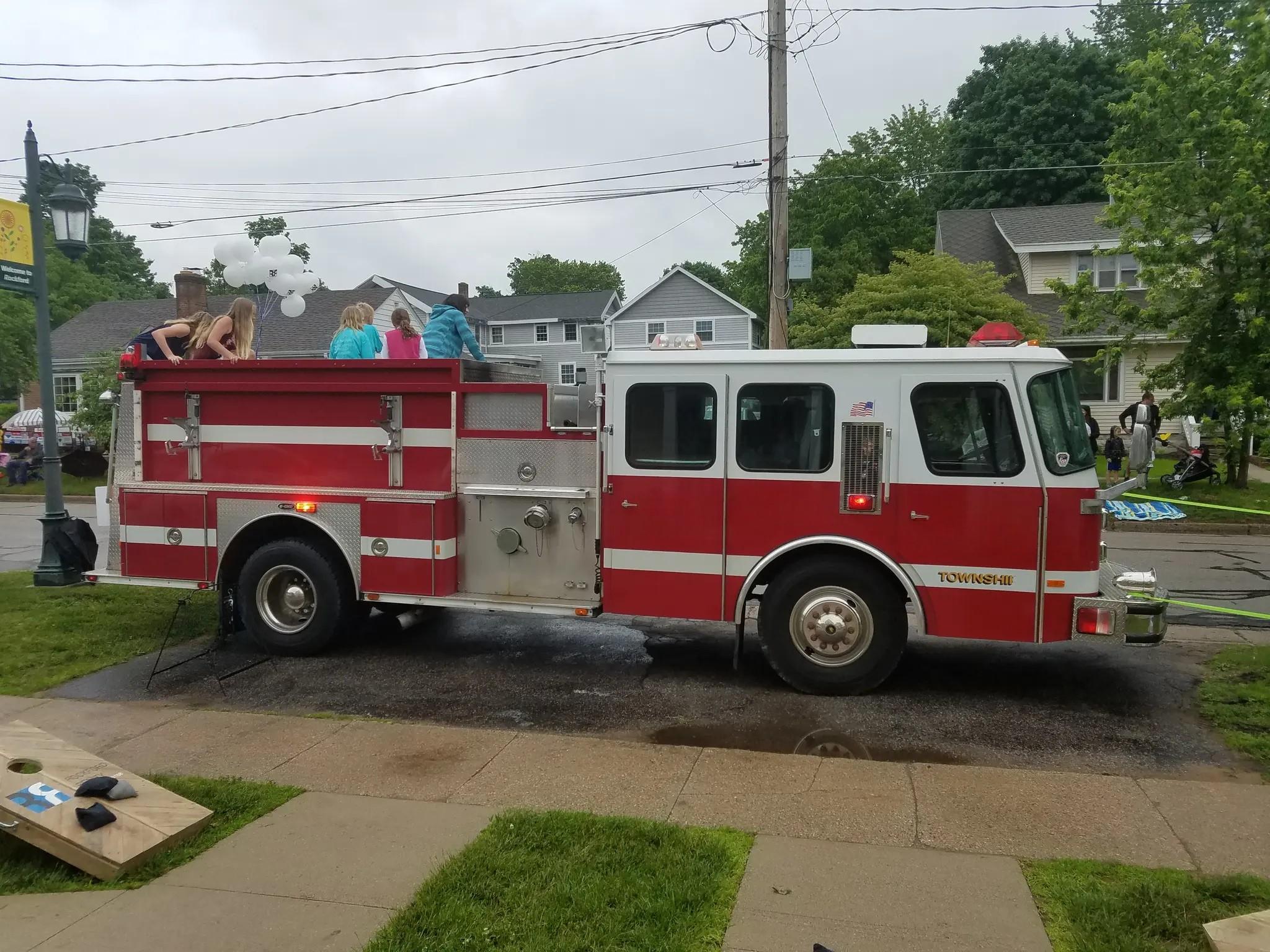 2004 E-One Na Pumper - image 2