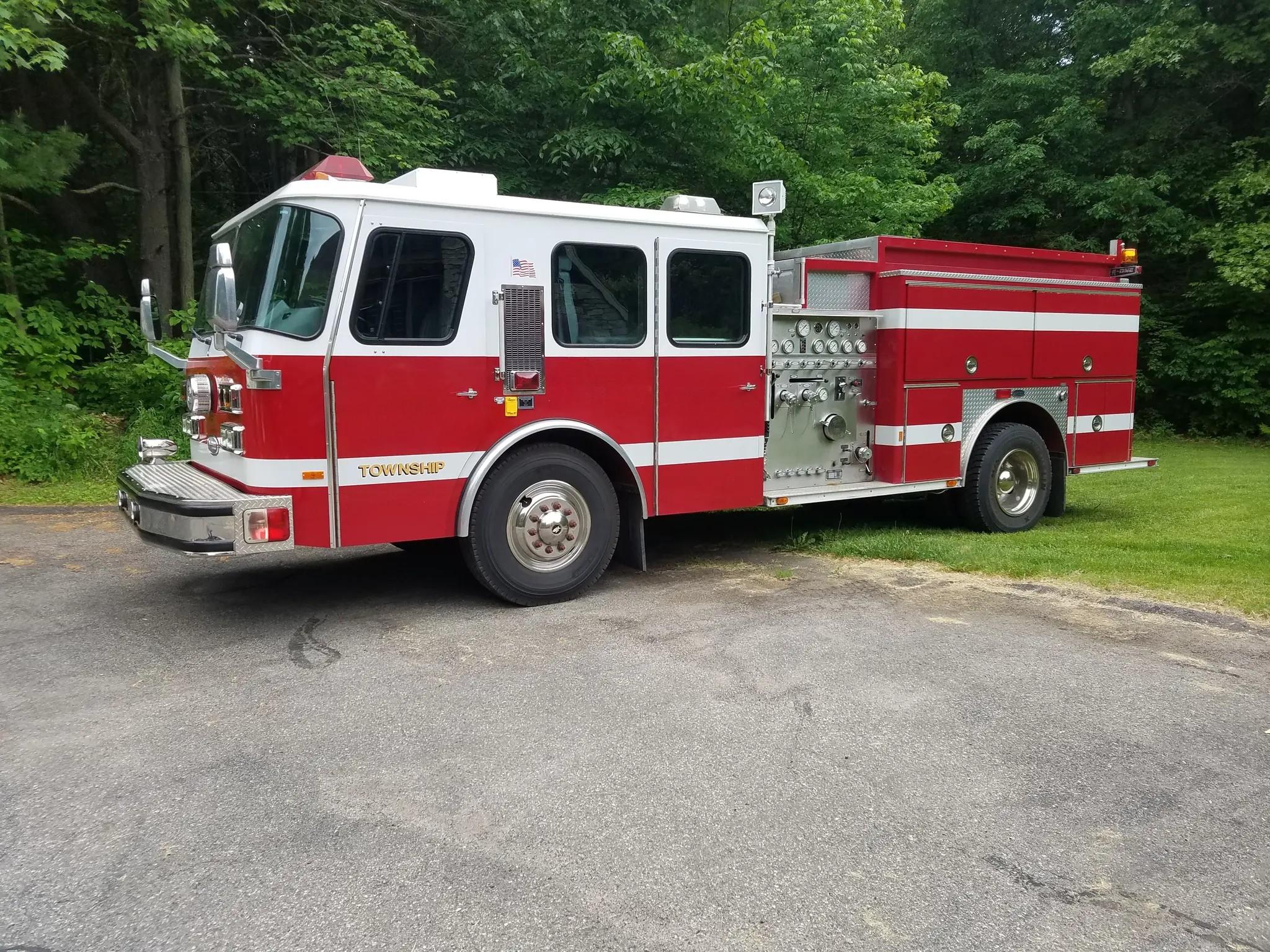 2004 E-One Na Pumper - image 1
