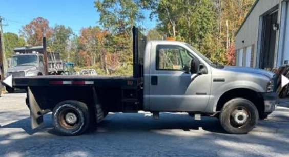 2007 Ford F350 Super Duty Flatbed - image 5