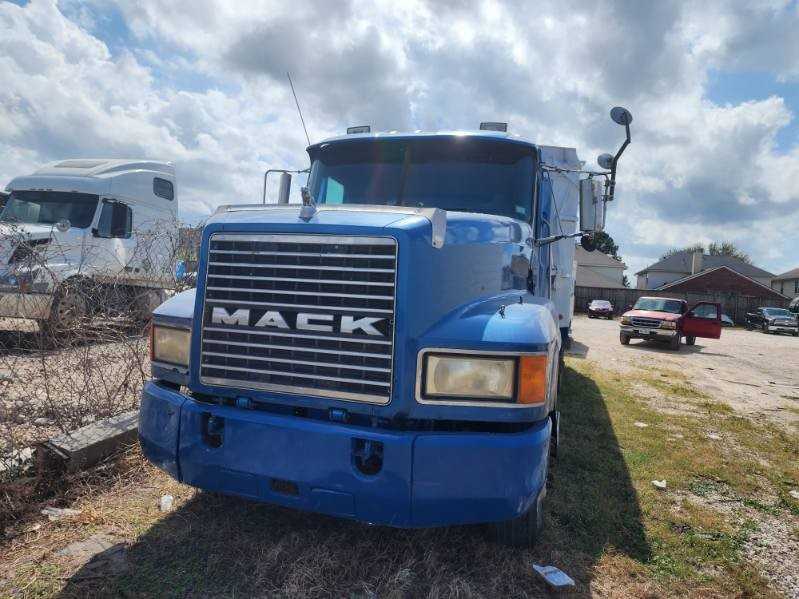 1998 Mack CH613 Dump Truck