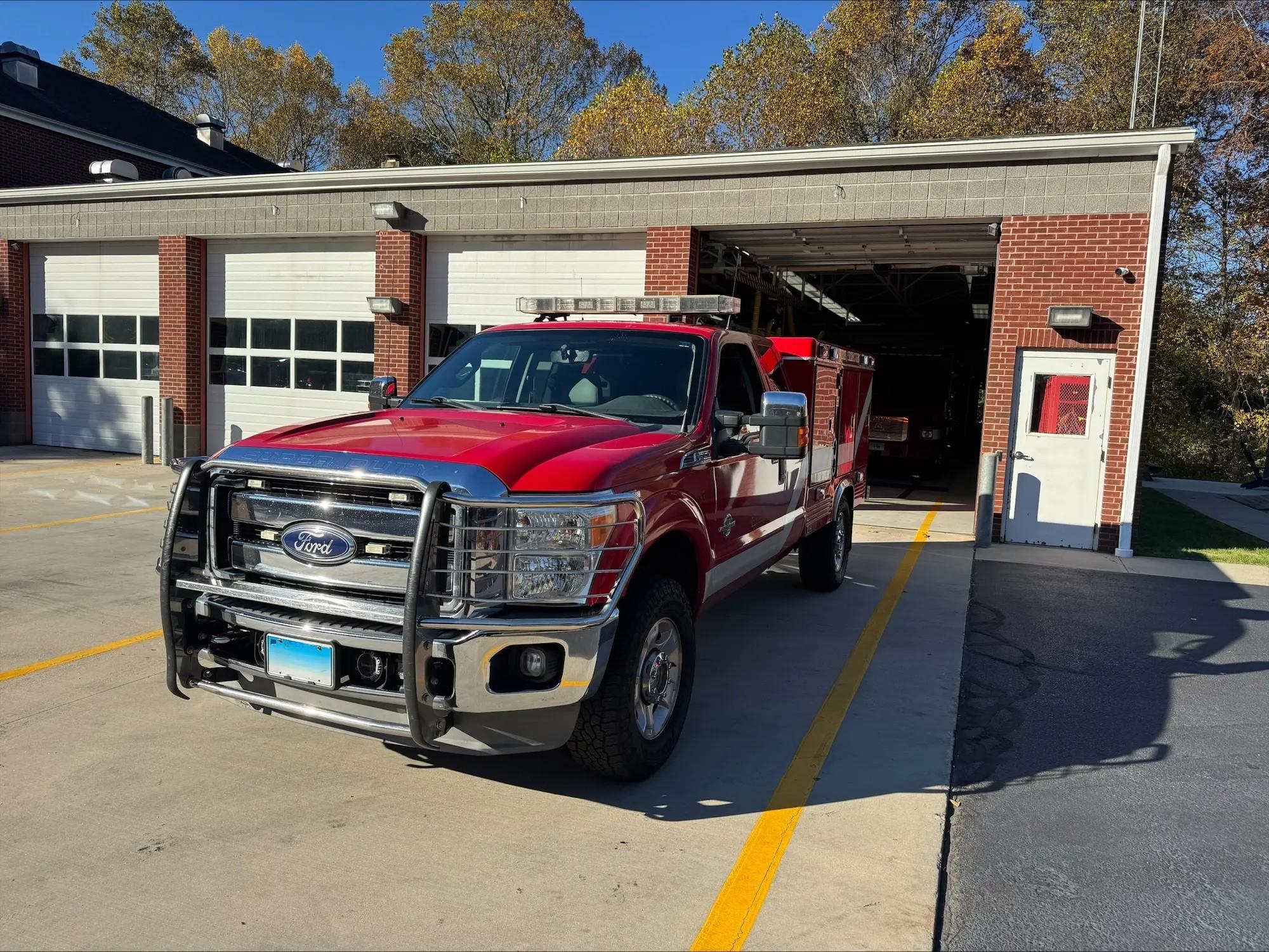 2011 Ford Light Rescue - image 3
