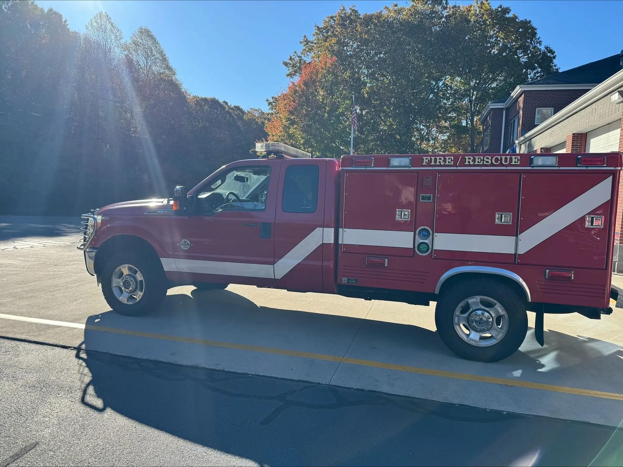 2011 Ford Light Rescue - image 2