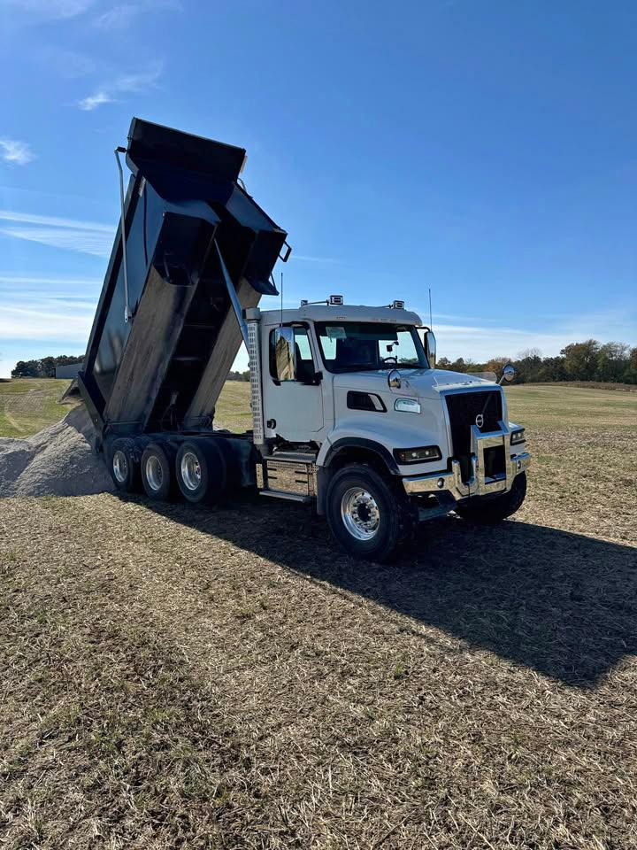 2025 Volvo VHD Dump Truck - image 4