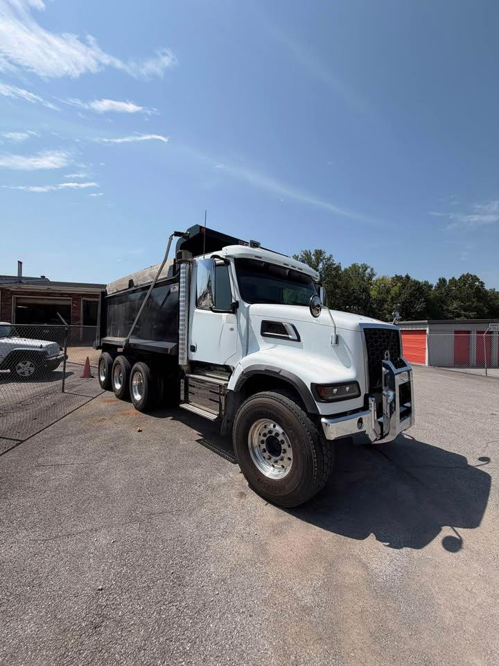2025 Volvo VHD Dump Truck - image 2