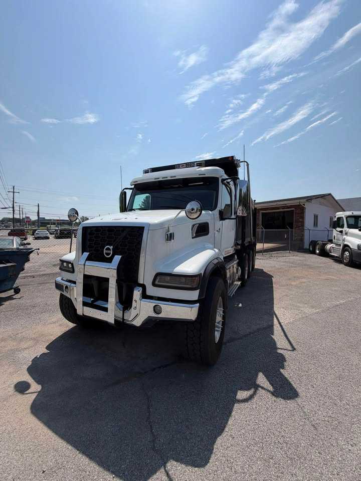 2025 Volvo VHD Dump Truck
