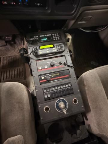 2004 Chevrolet Suburban 4x4 Command Unit - image 8