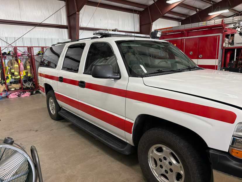 2004 Chevrolet Suburban 4x4 Command Unit