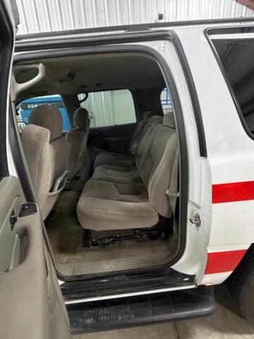 2004 Chevrolet Suburban 4x4 Command Unit - image 6