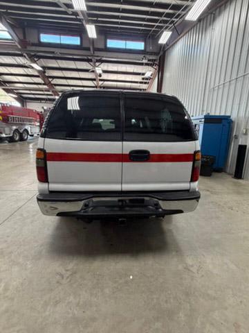2004 Chevrolet Suburban 4x4 Command Unit - image 4