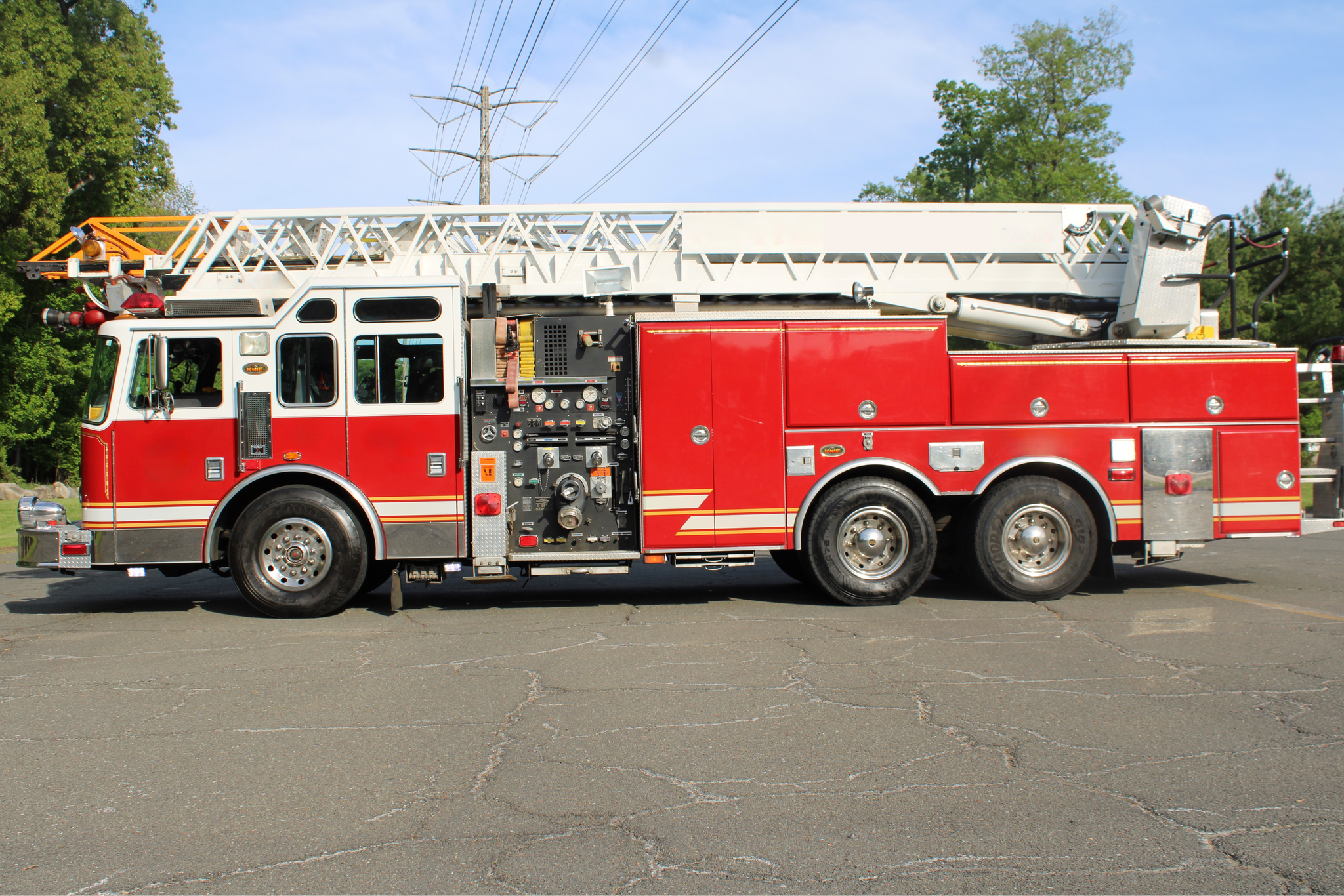 1999 100' KME AerialCat 2000/500 - image 3