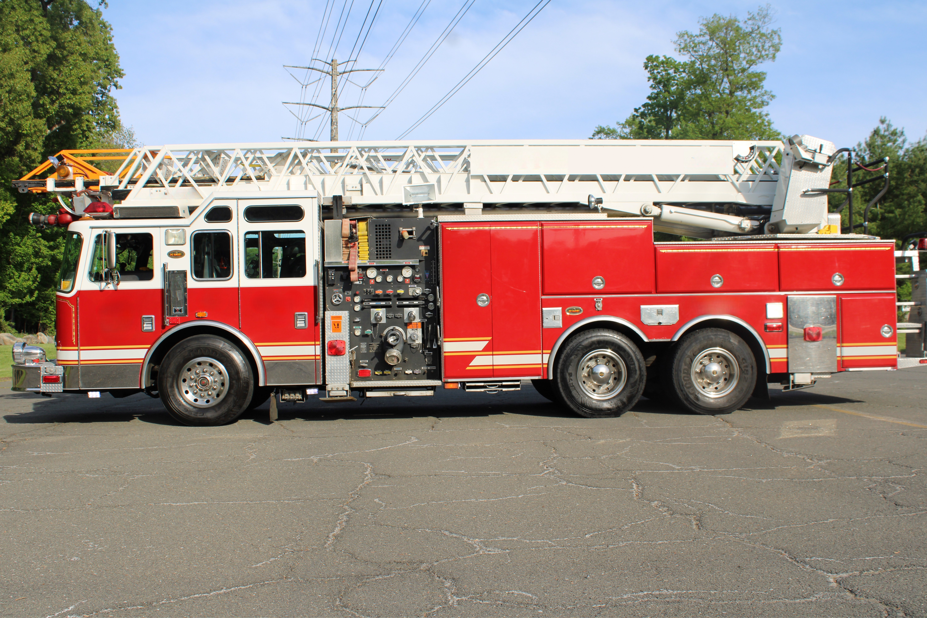 1999 100' KME AerialCat 2000/500 - image 3