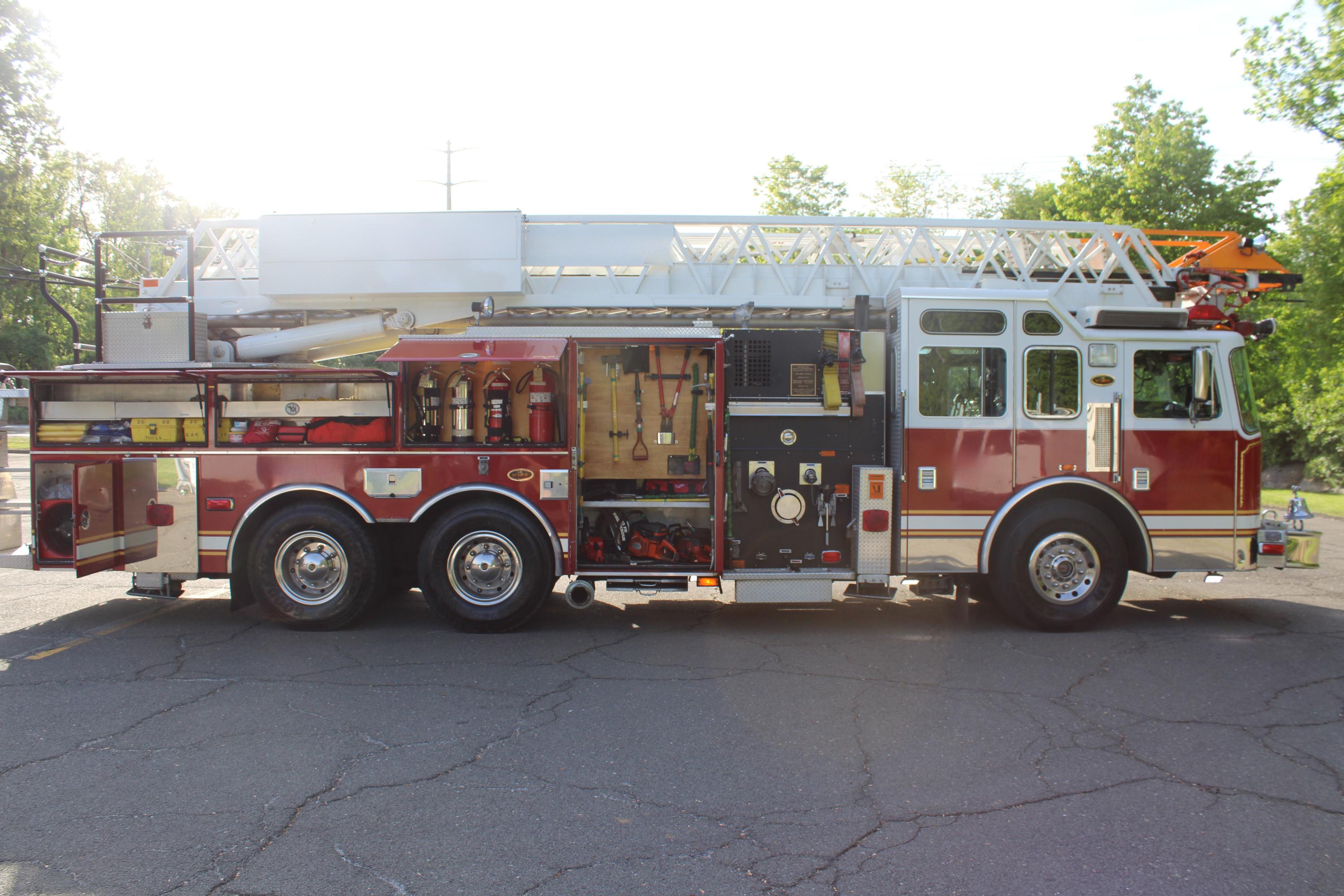 1999 100' KME AerialCat 2000/500 - image 6