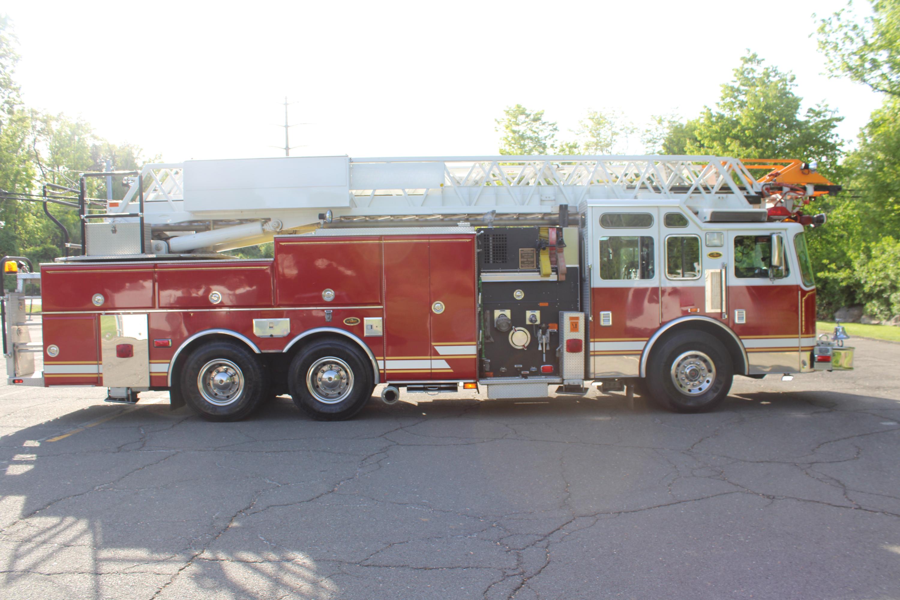 1999 100' KME AerialCat 2000/500 - image 7
