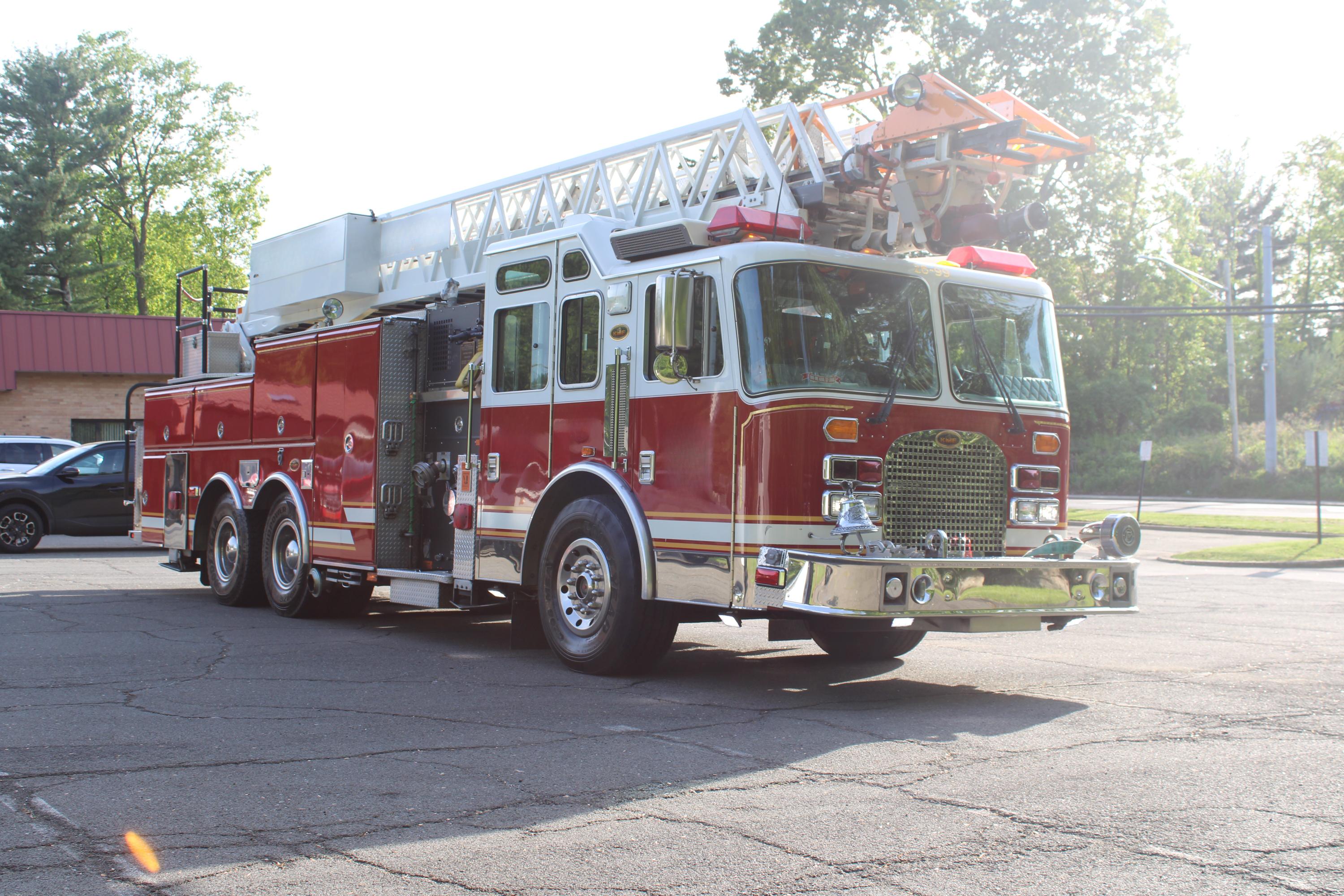 1999 100' KME AerialCat 2000/500 - image 13