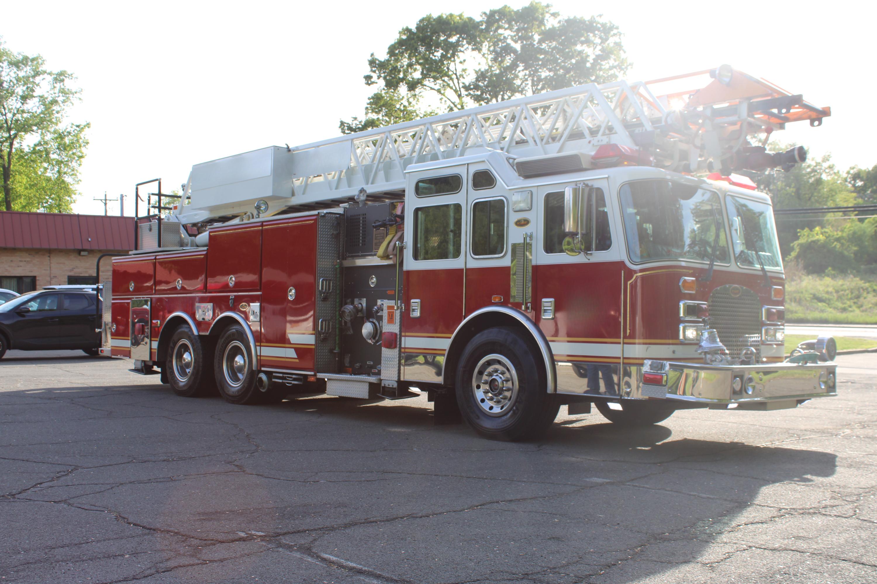 1999 100' KME AerialCat 2000/500 - image 14