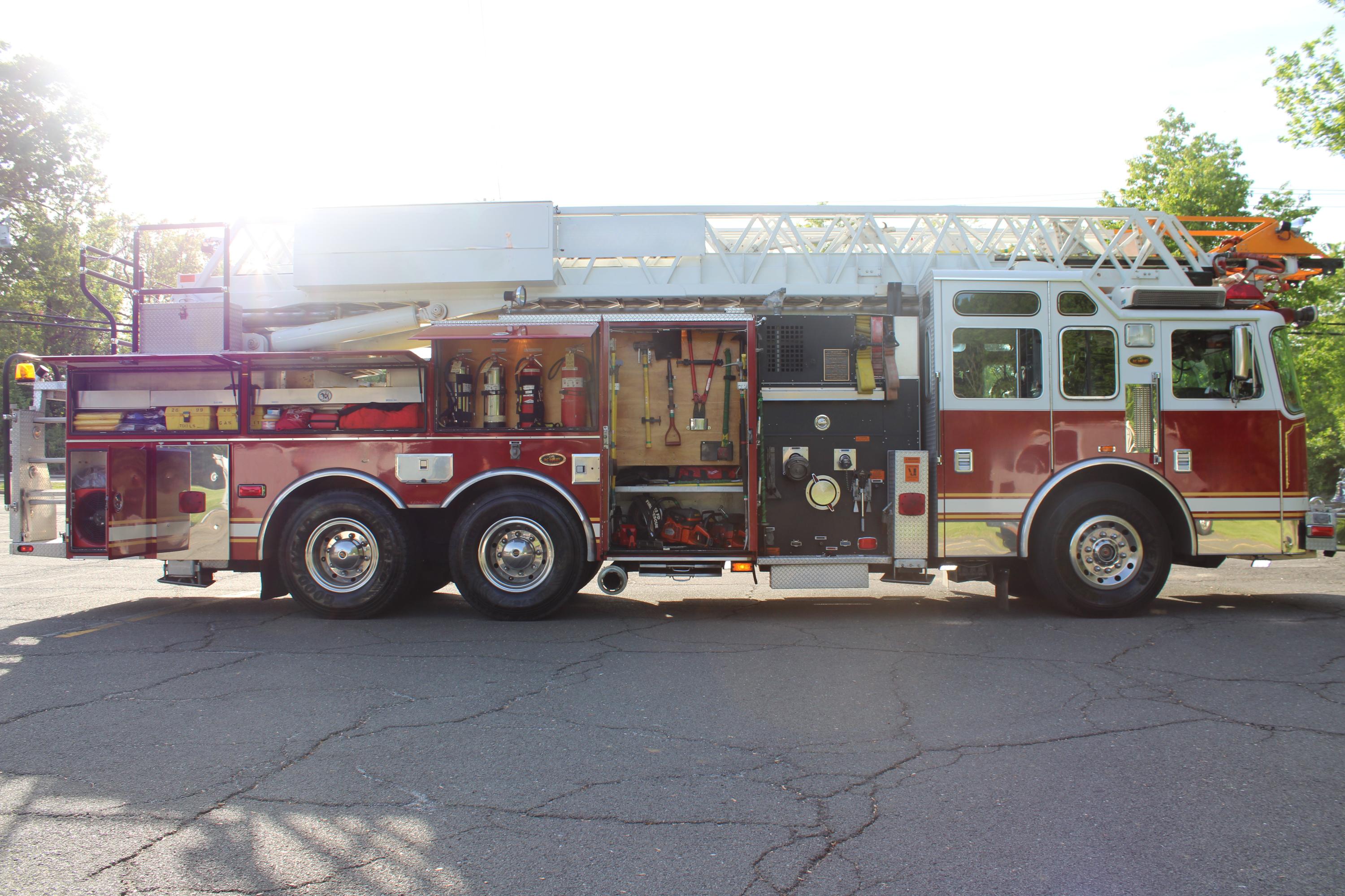 1999 100' KME AerialCat 2000/500 - image 15