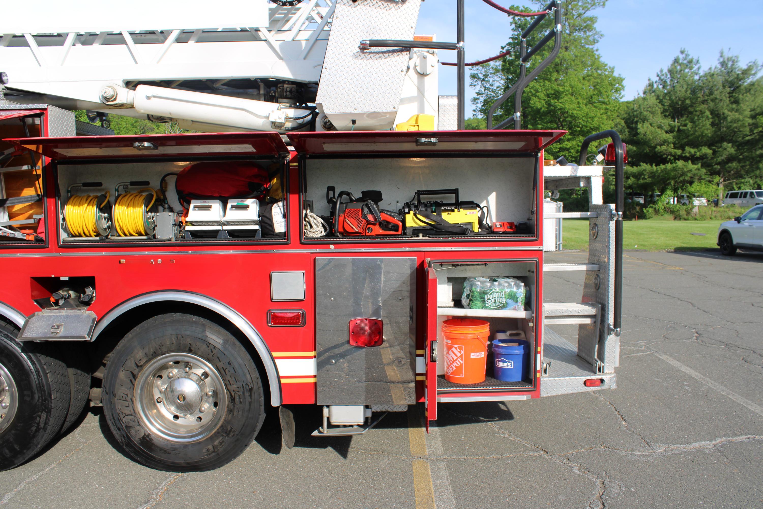 1999 100' KME AerialCat 2000/500 - image 17
