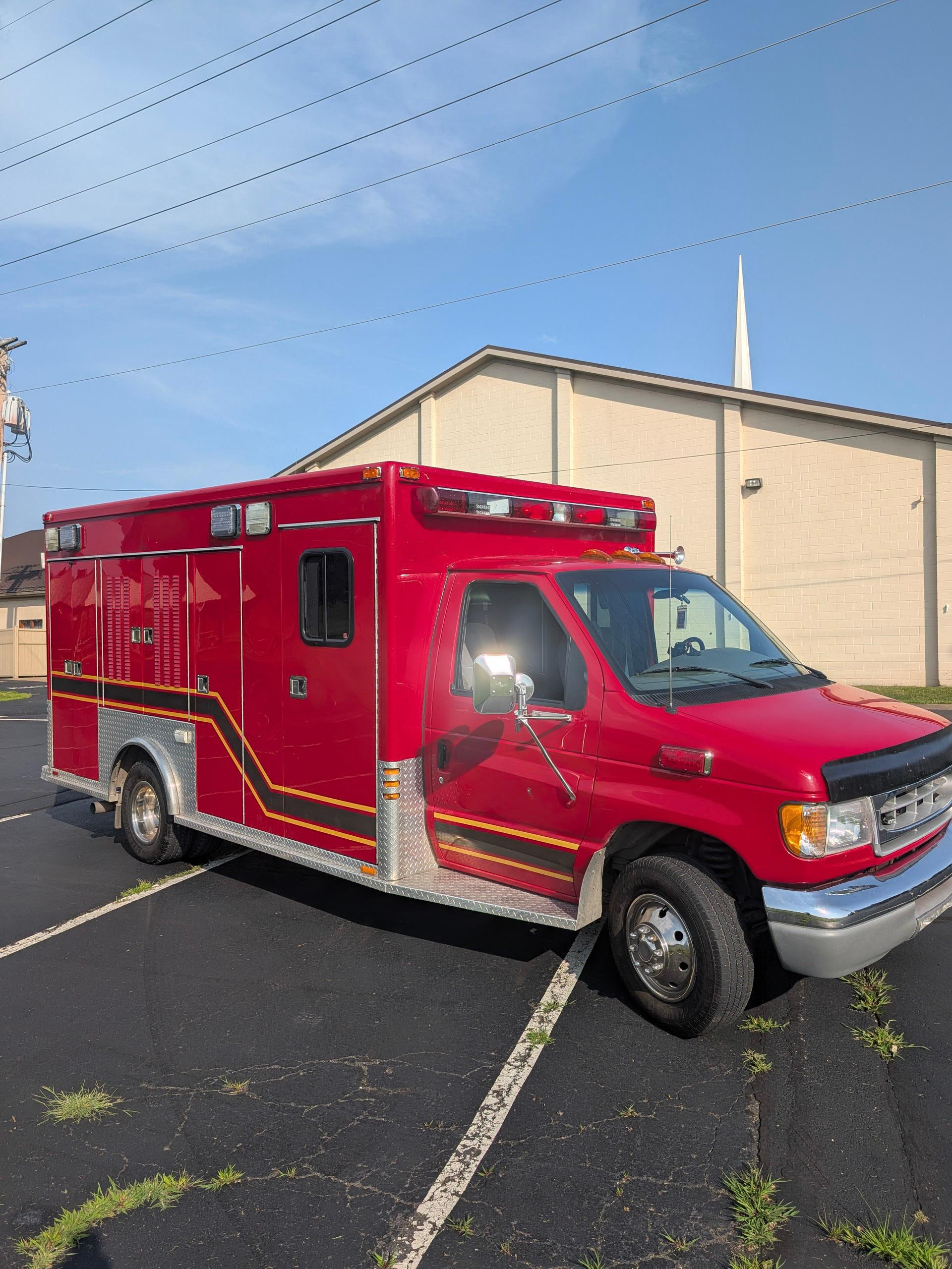 1998 Marque Ford Light Rescue - image 2