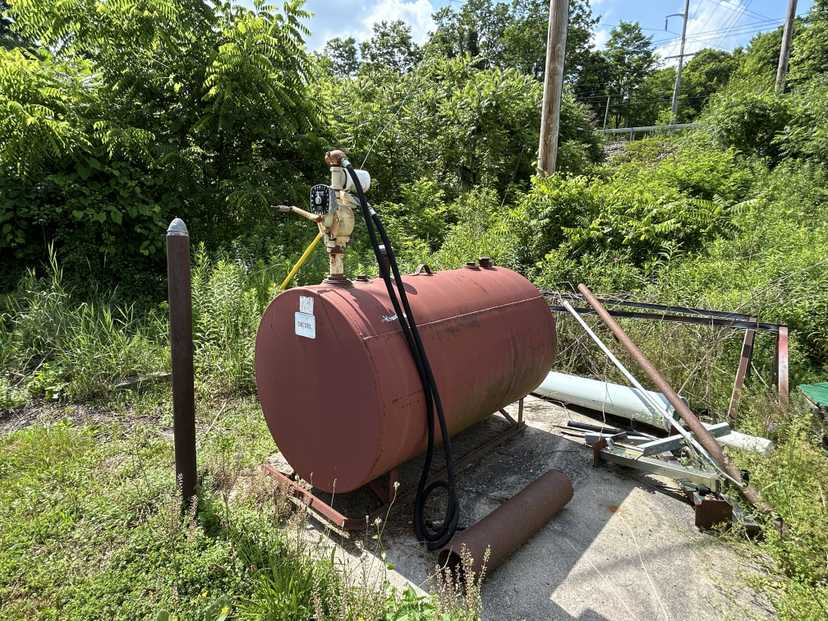 275-Gallon Fuel Storage Tank — photo 3