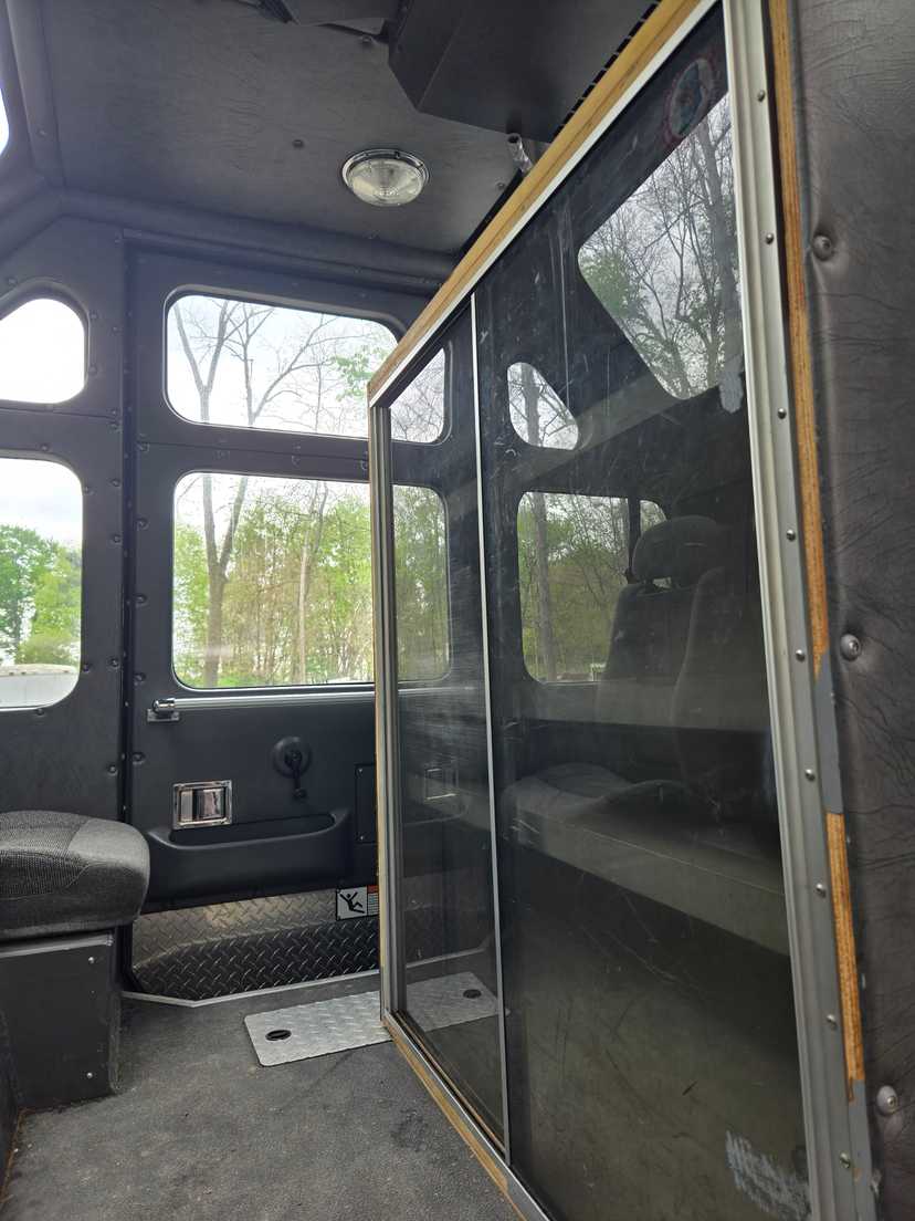 1999 E-One Rescue Pumper — photo 8