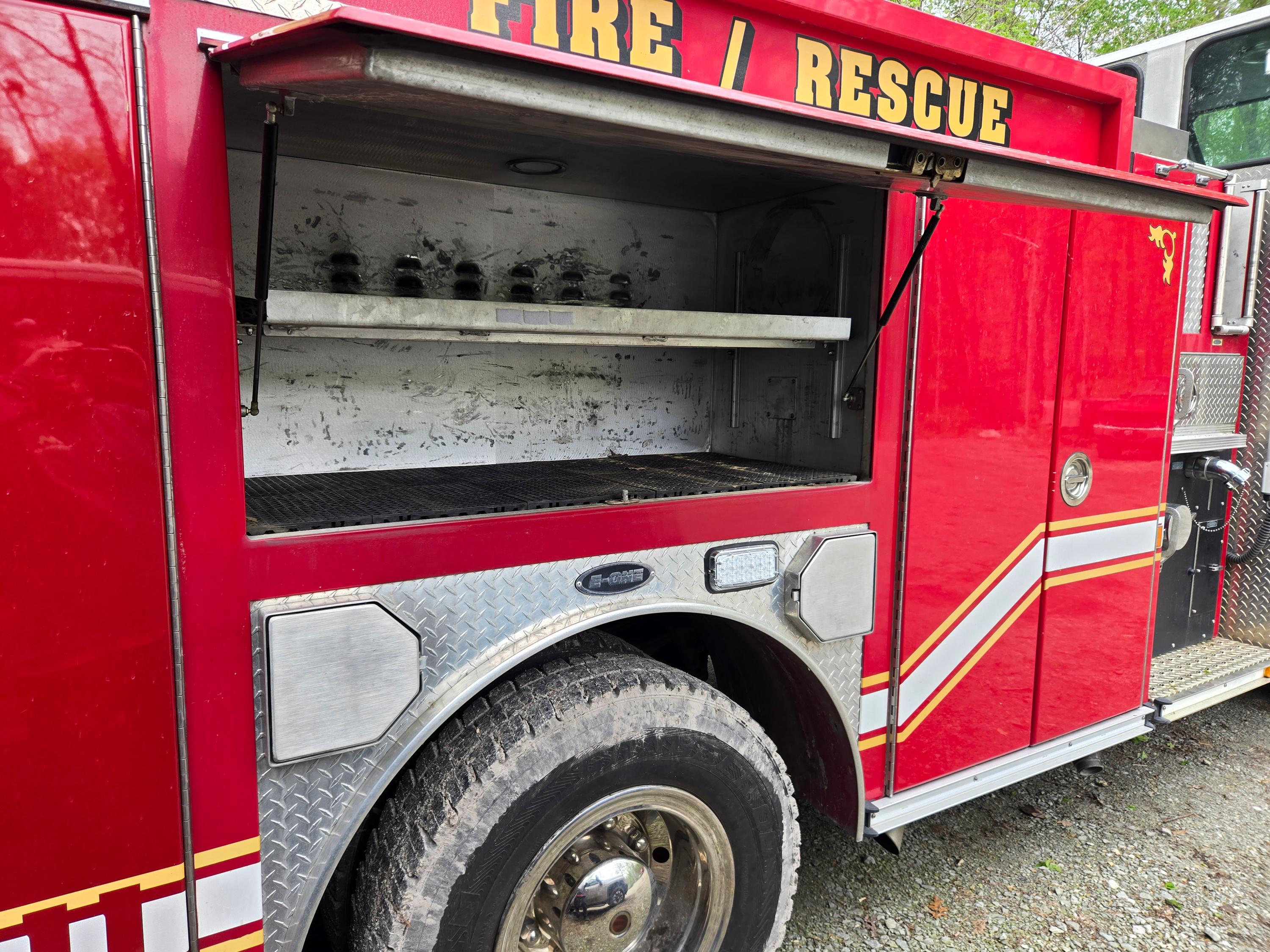 1999 E-One Rescue Pumper - image 15