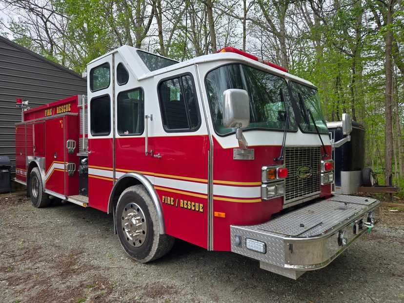 1999 E-One Rescue Pumper