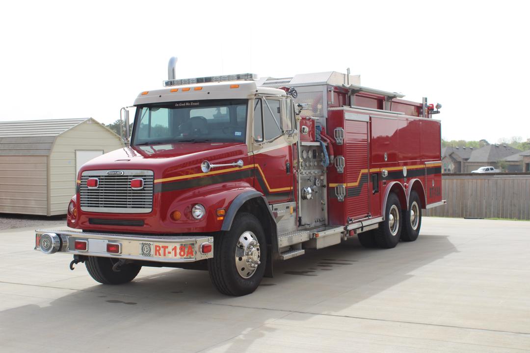 2000 E-One / Freightliner 3000 Gal Tanker