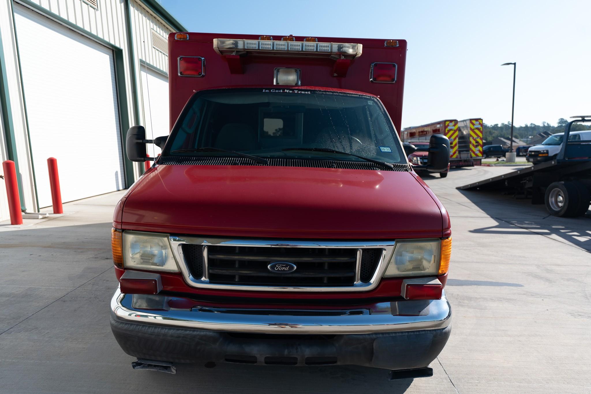 2004 Ford Type III - image 9