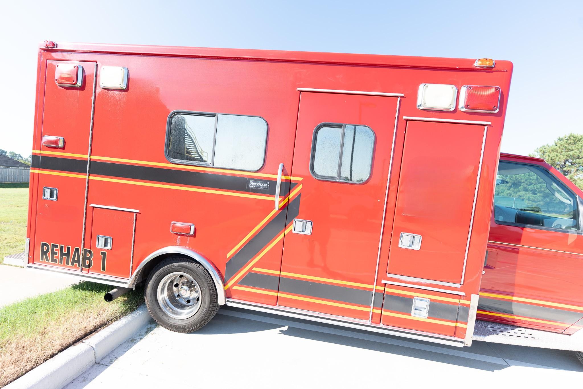2004 Ford Type III - image 19