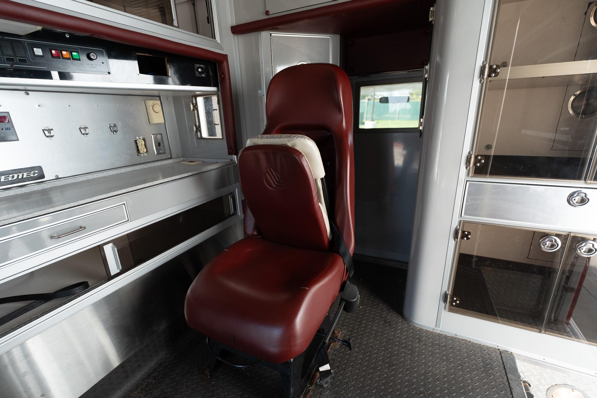 2004 Ford Type III - image 33
