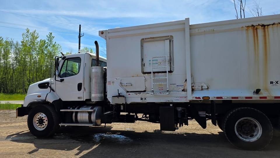 2014 Freightliner McNeilus Automated Side Loader - image 6