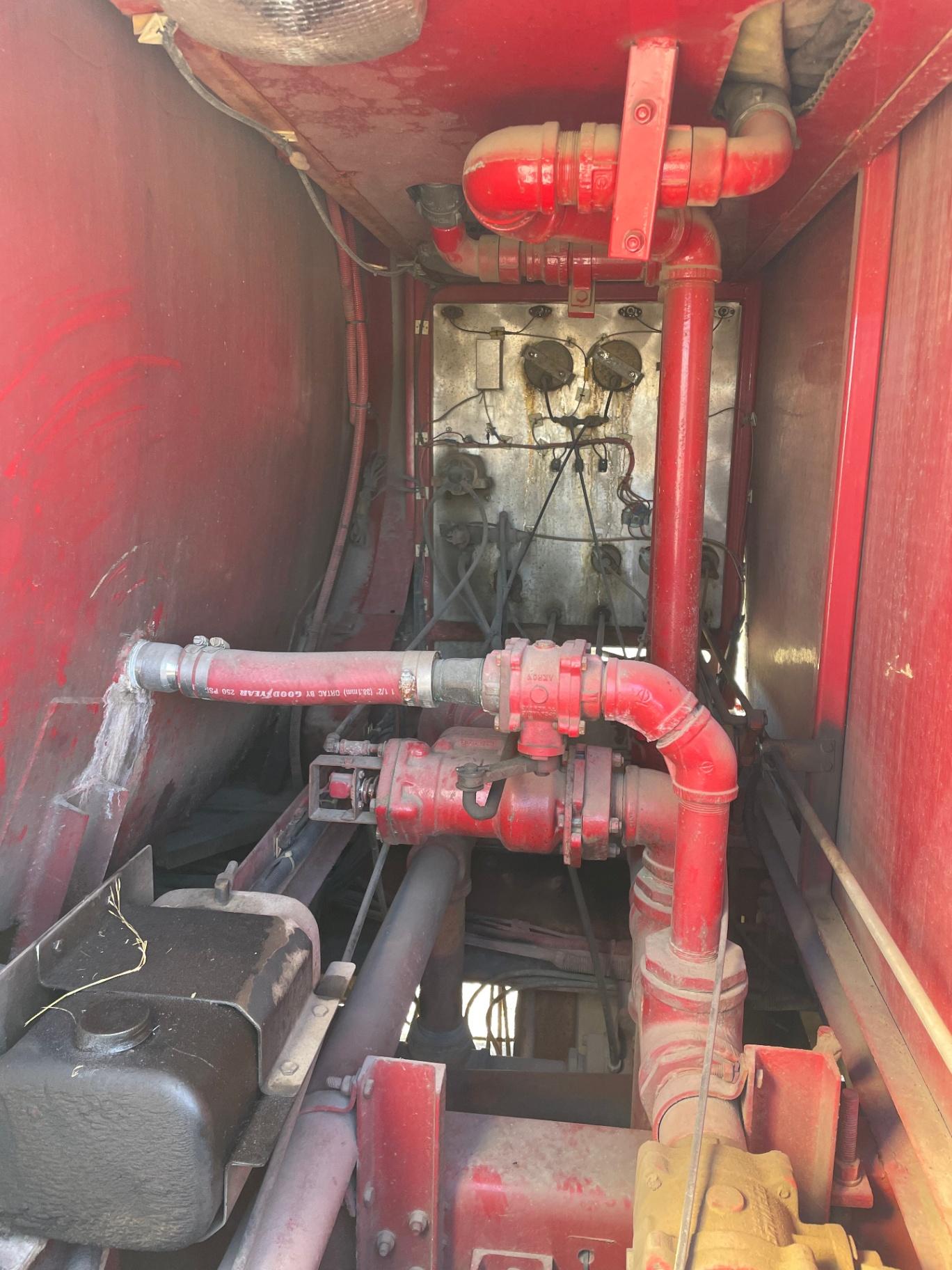 1990 4 Guys International Tanker - image 14