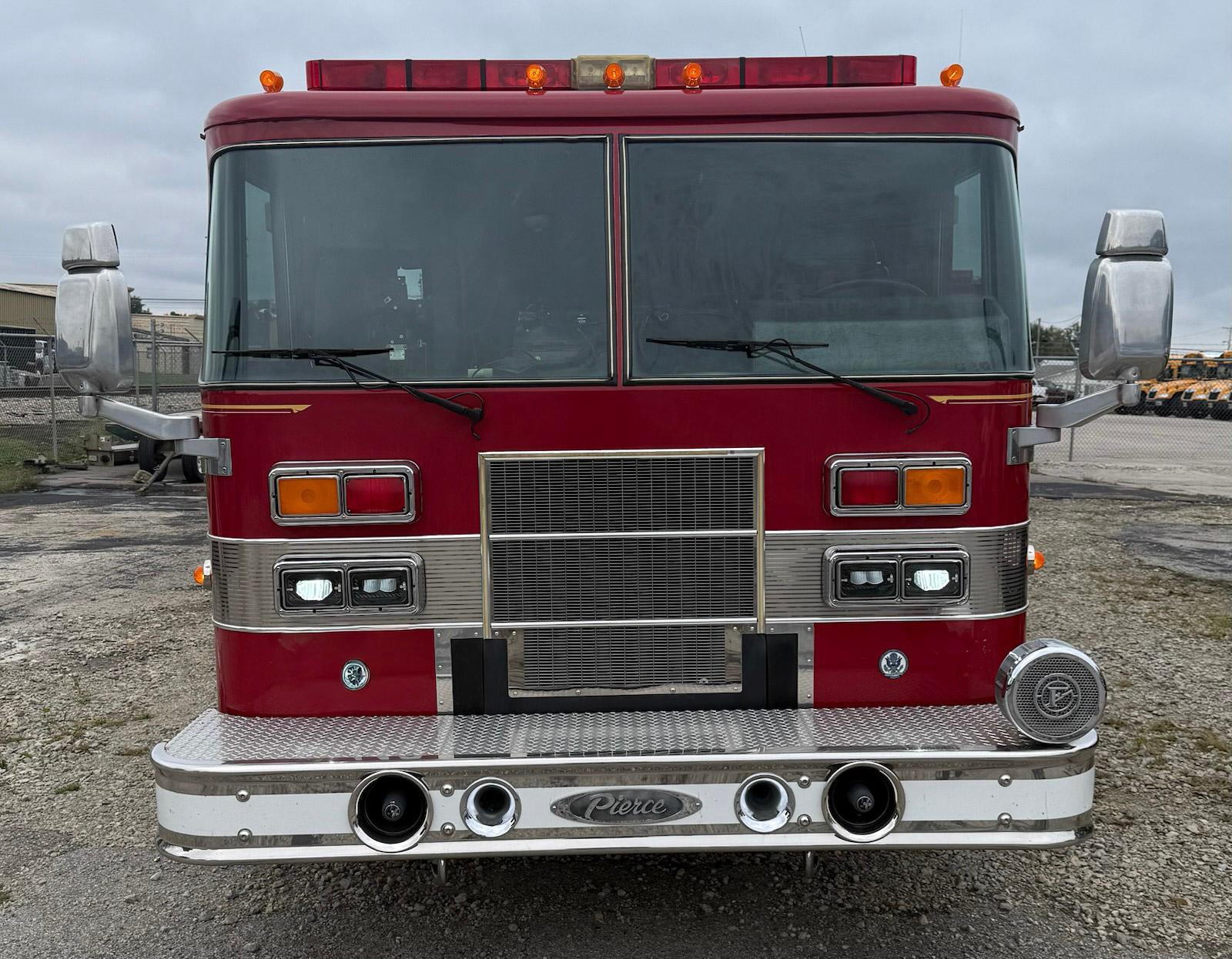 1997 Pierce Saber Pumper - image 1