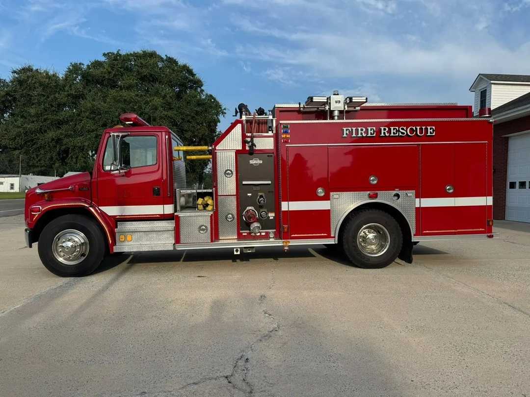 1999 Southern Coach Freightliner FL80 Commercial Rescue Pumper