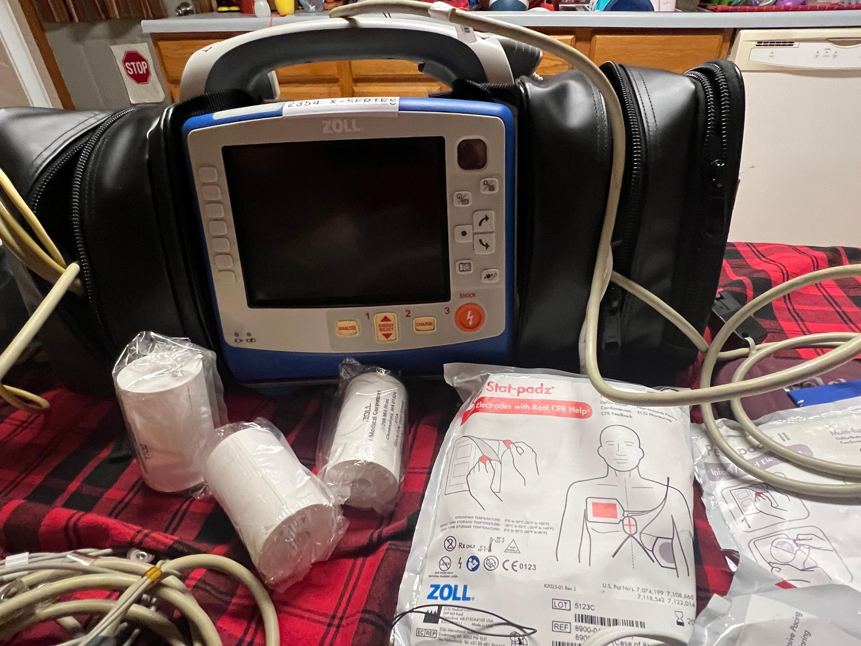Zoll X series advanced 12 lead monitor defibrillator - image 2