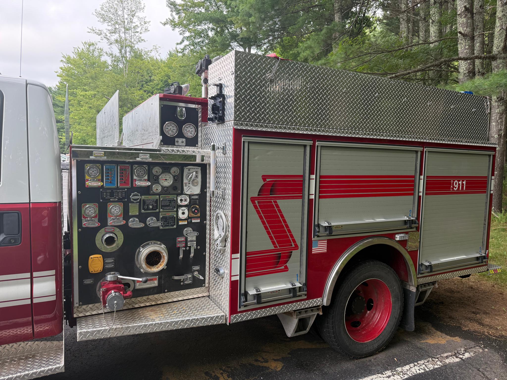 2009 Pierce Ford 4x4 Mini Pumper - image 5