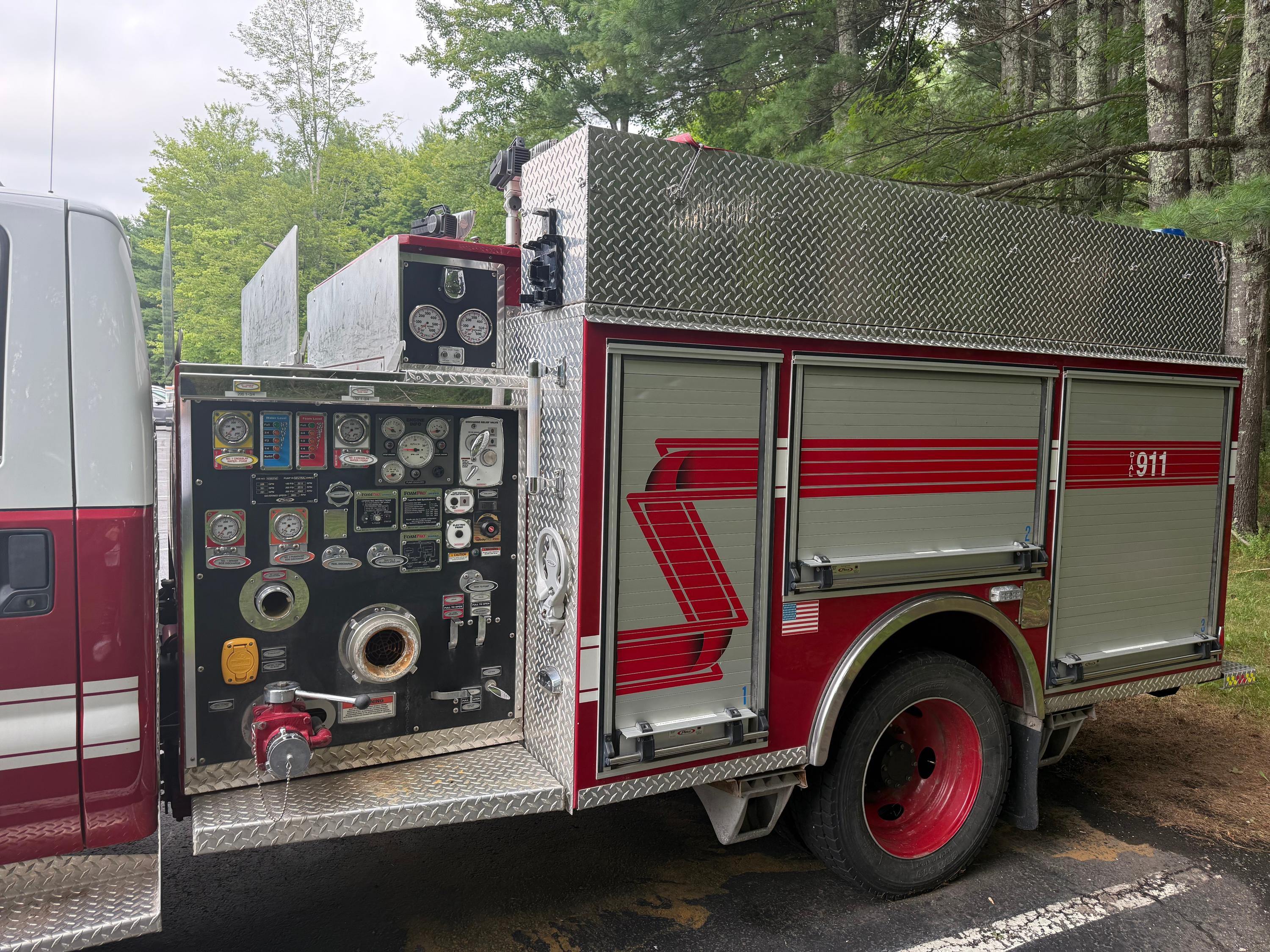 2009 Pierce Ford 4x4 Mini Pumper - image 5