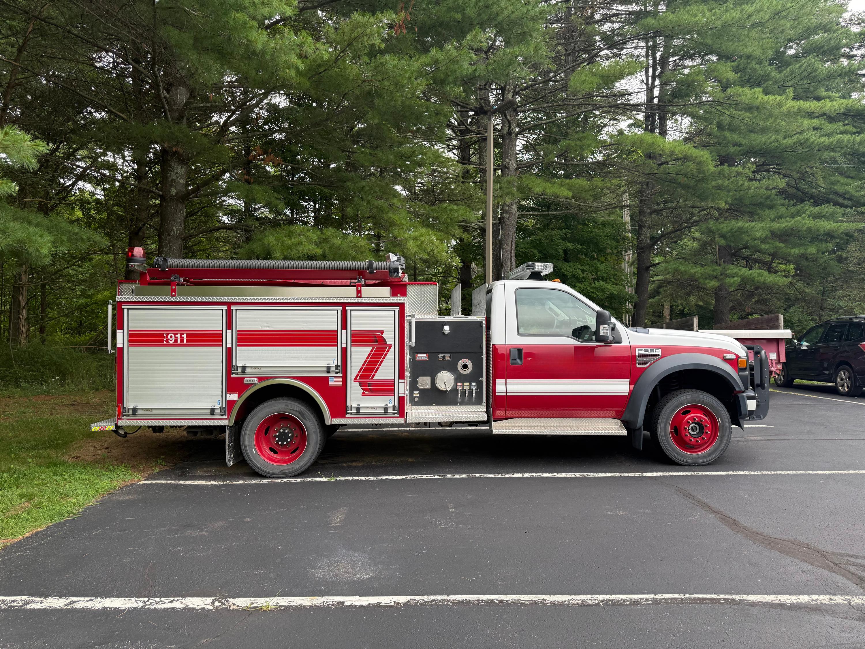 2009 Pierce Ford 4x4 Mini Pumper - image 7