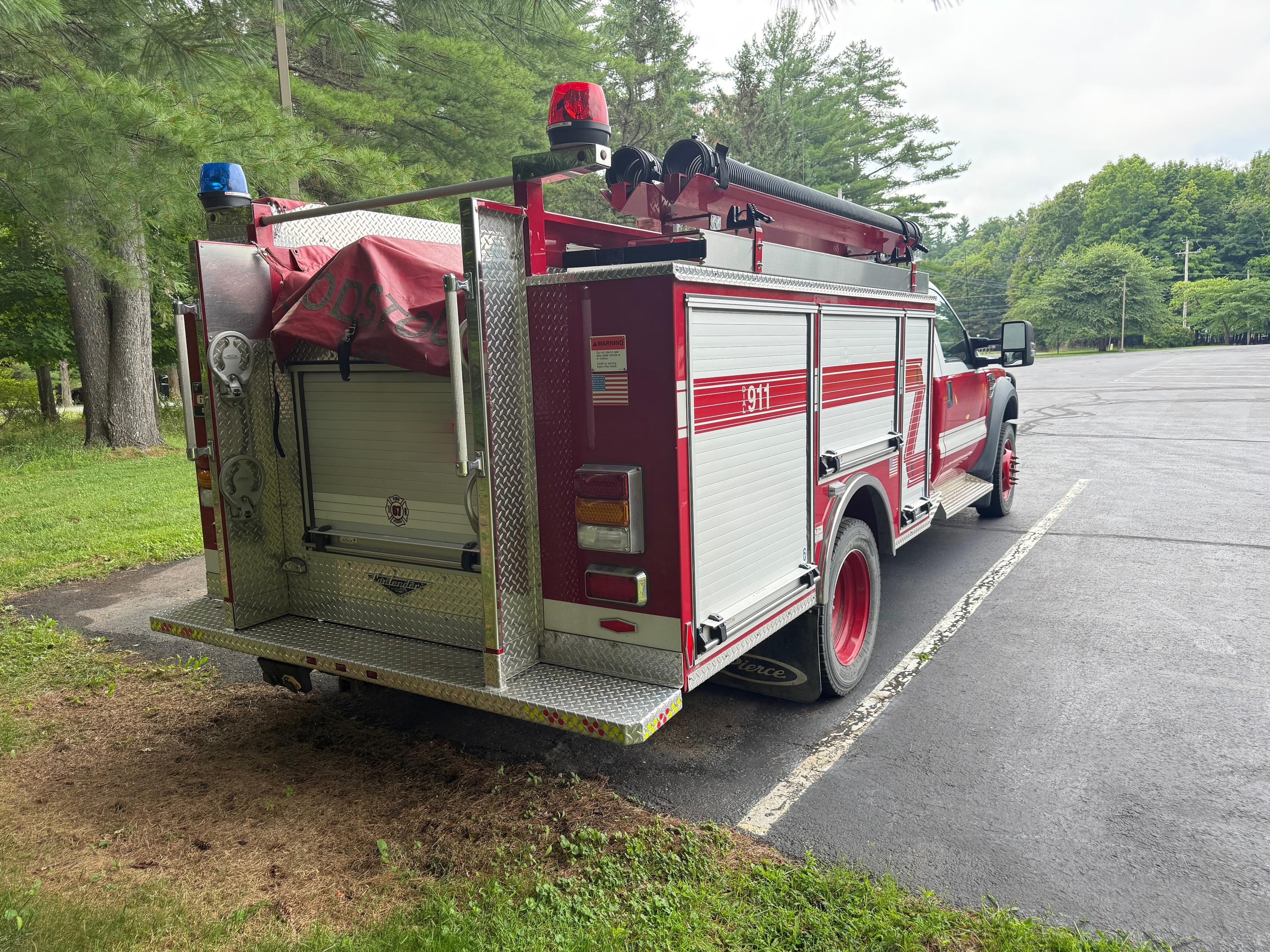2009 Pierce Ford 4x4 Mini Pumper - image 8